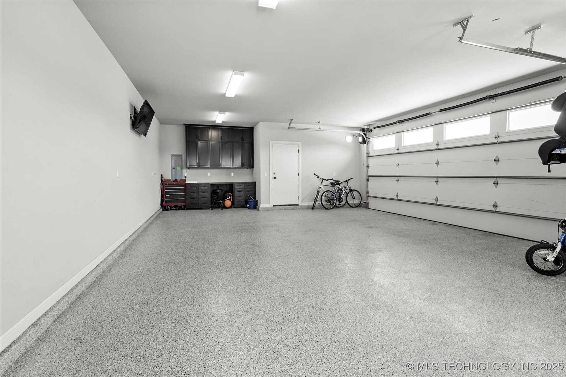 Owasso, Oklahoma, 74055, United States, 3 Bedrooms Bedrooms, ,4 BathroomsBathrooms,Residential,For Sale,1986225