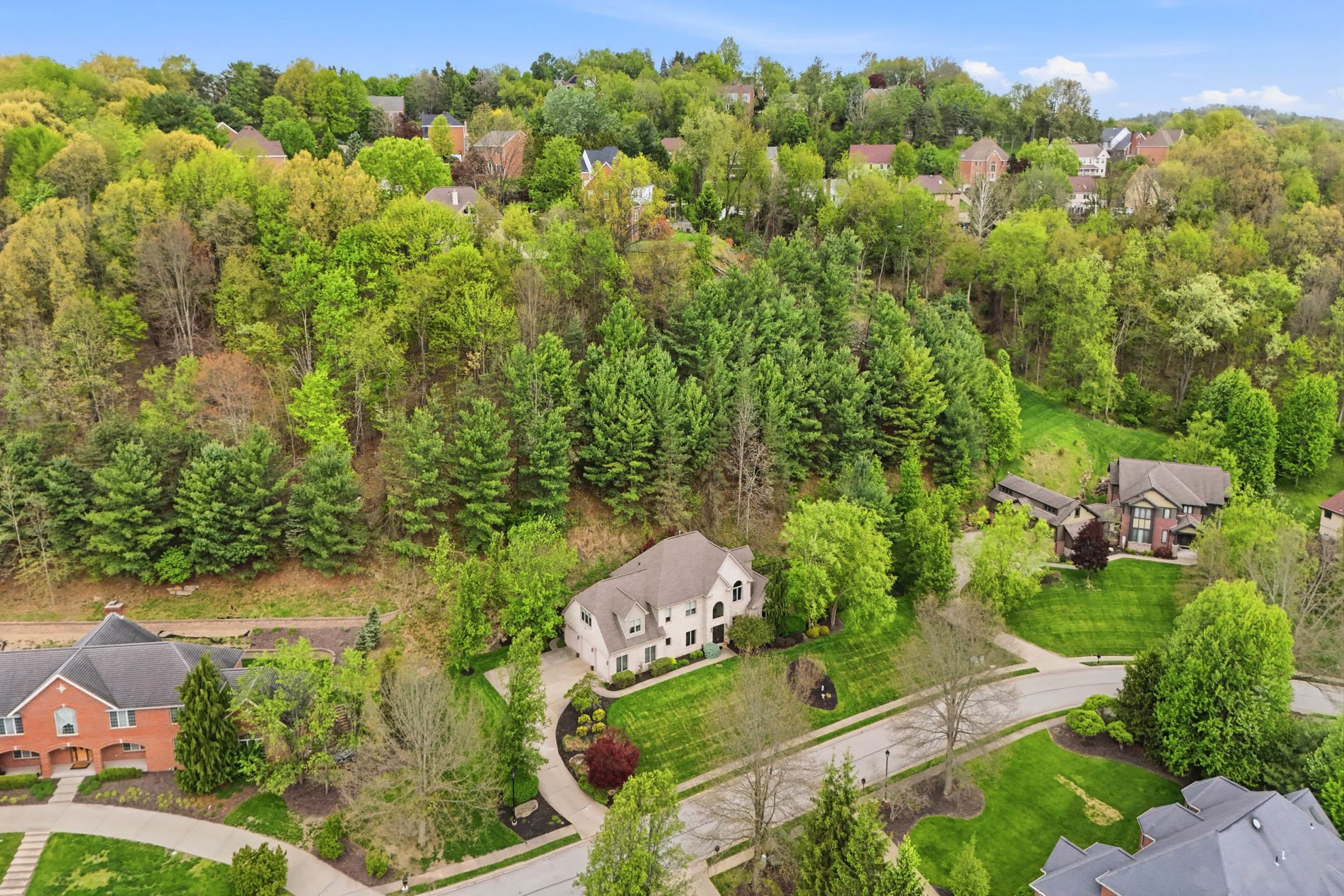 1560 Barrington Drive - 物件實景