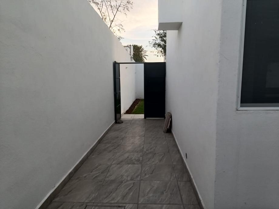 Cerrada Piment?n, Torreón, Coahuila de Zaragoza, 27400, Mexico, 3 Bedrooms Bedrooms, ,3 BathroomsBathrooms,Residential,For Sale,Cerrada Piment?n,1672264