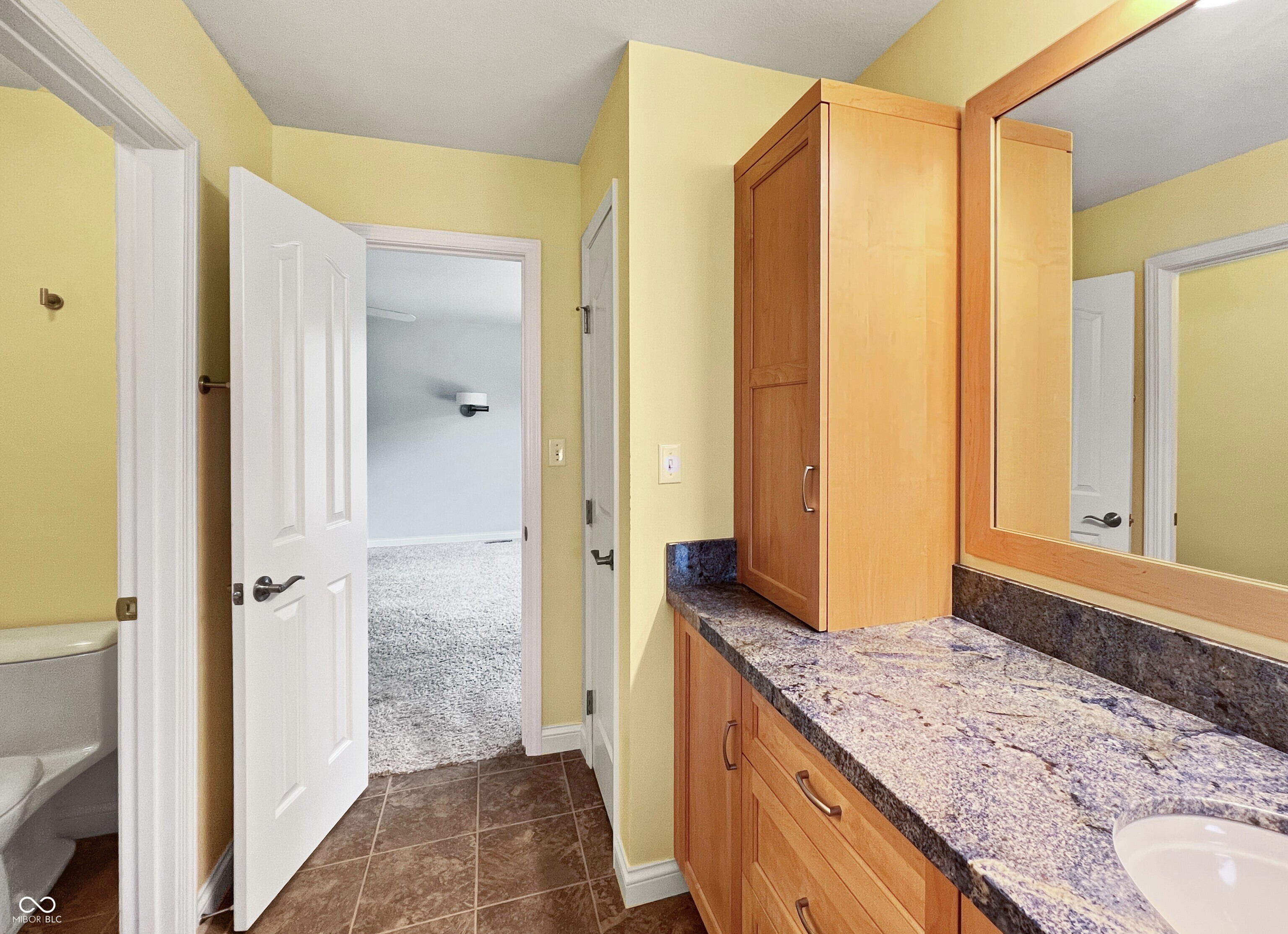 Columbus, Indiana, 47201, United States, 5 Bedrooms Bedrooms, ,6 BathroomsBathrooms,Residential,For Sale,1979621