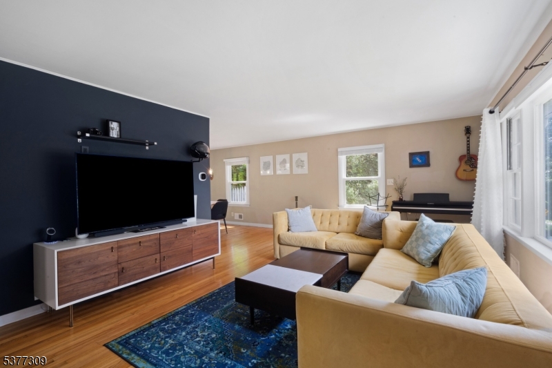 Sparta Twp., New Jersey, 07871, United States, 3 Bedrooms Bedrooms, ,2 BathroomsBathrooms,Residential,For Sale,1910998