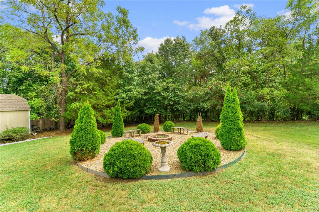 Bella Vista, Arkansas, 72715, United States, 3 Bedrooms Bedrooms, ,4 BathroomsBathrooms,Residential,For Sale,1942252
