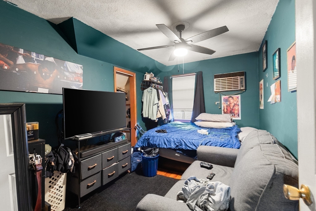 Malden, Massachusetts, 02148, United States, 8 Bedrooms Bedrooms, ,3 BathroomsBathrooms,Residential,For Sale,2049419