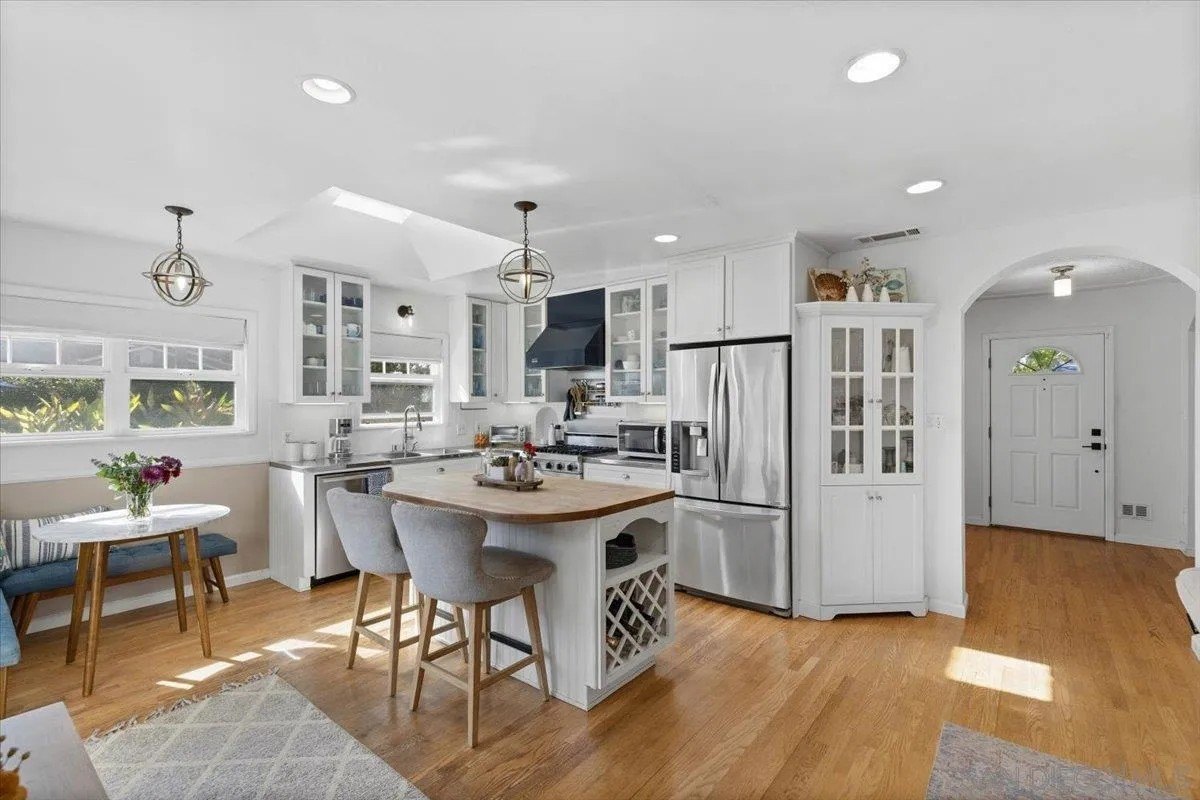 San Diego, California, 92106, United States, 3 Bedrooms Bedrooms, ,3 BathroomsBathrooms,Residential,For Sale,1991977