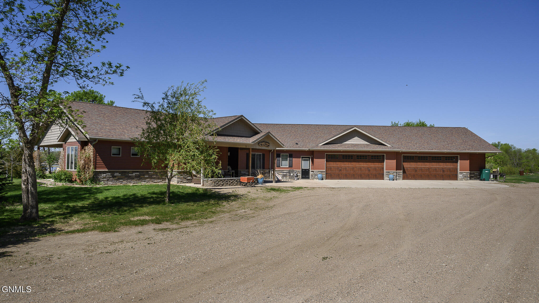 Washburn, North Dakota, 58577, United States, 3 Bedrooms Bedrooms, ,2 BathroomsBathrooms,Residential,For Sale,2043645