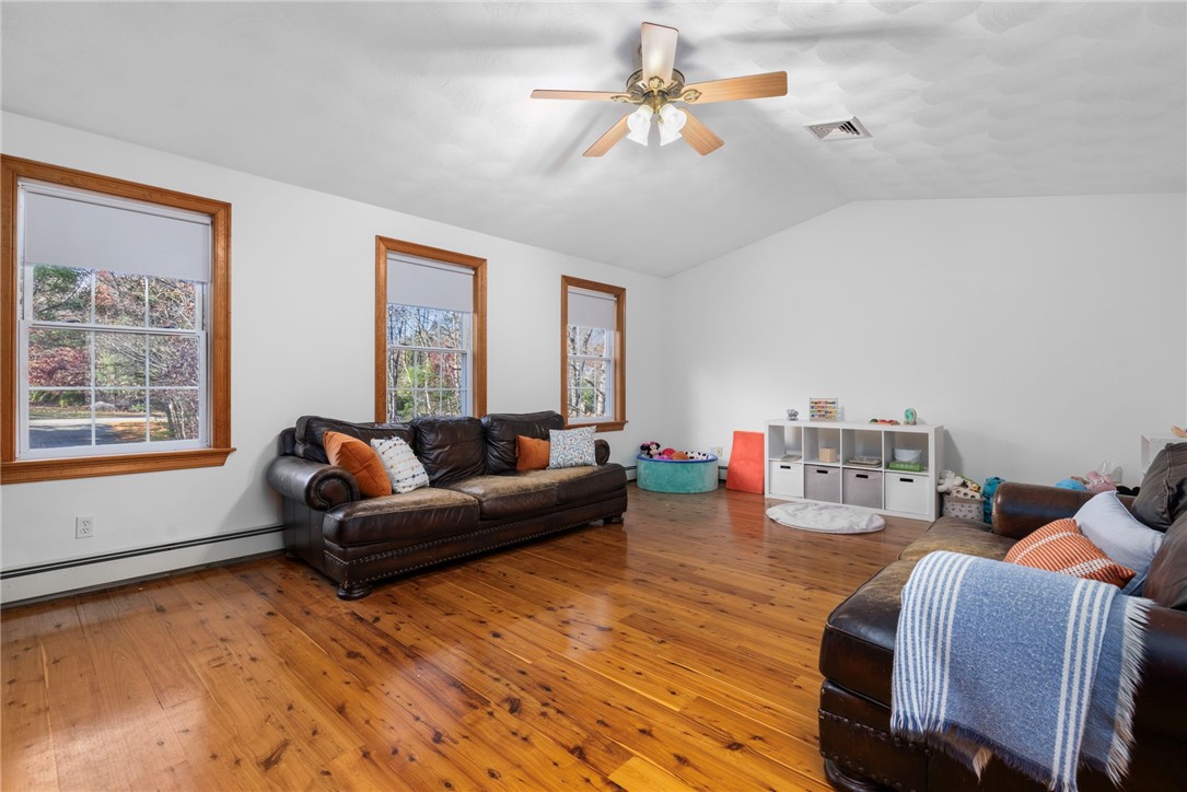 Richmond, Rhode Island, 02898, United States, 3 Bedrooms Bedrooms, ,3 BathroomsBathrooms,Residential,For Sale,1996089