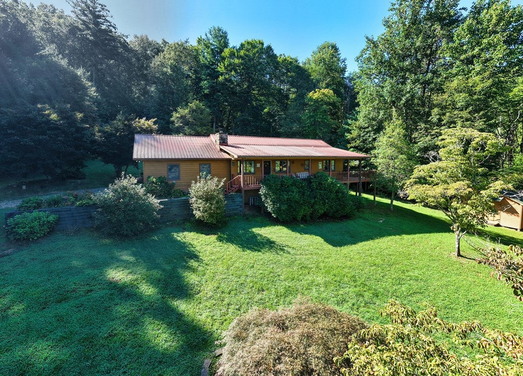 Blairsville, Georgia, 30512, United States, 2 Bedrooms Bedrooms, ,2 BathroomsBathrooms,Residential,For Sale,1932142