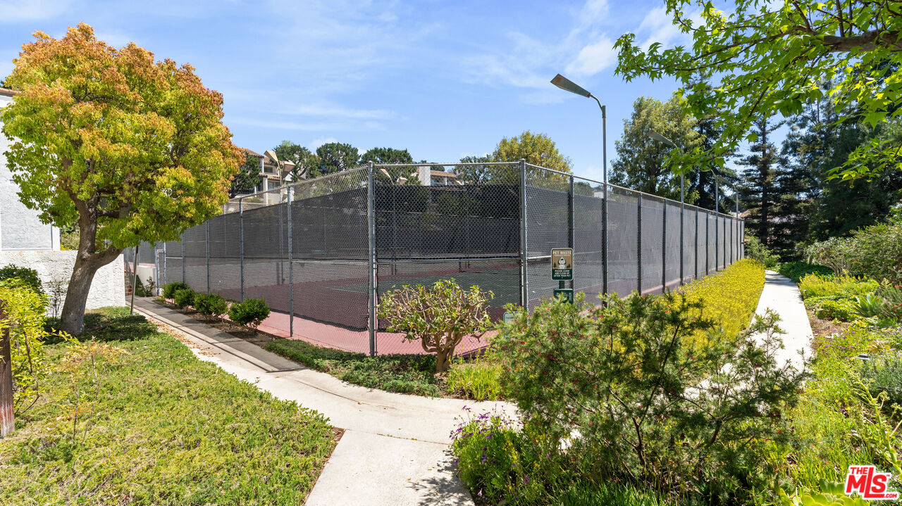 Pacific Palisades, California, 90272, United States, 2 Bedrooms Bedrooms, ,3 BathroomsBathrooms,Residential,For Sale,1950825