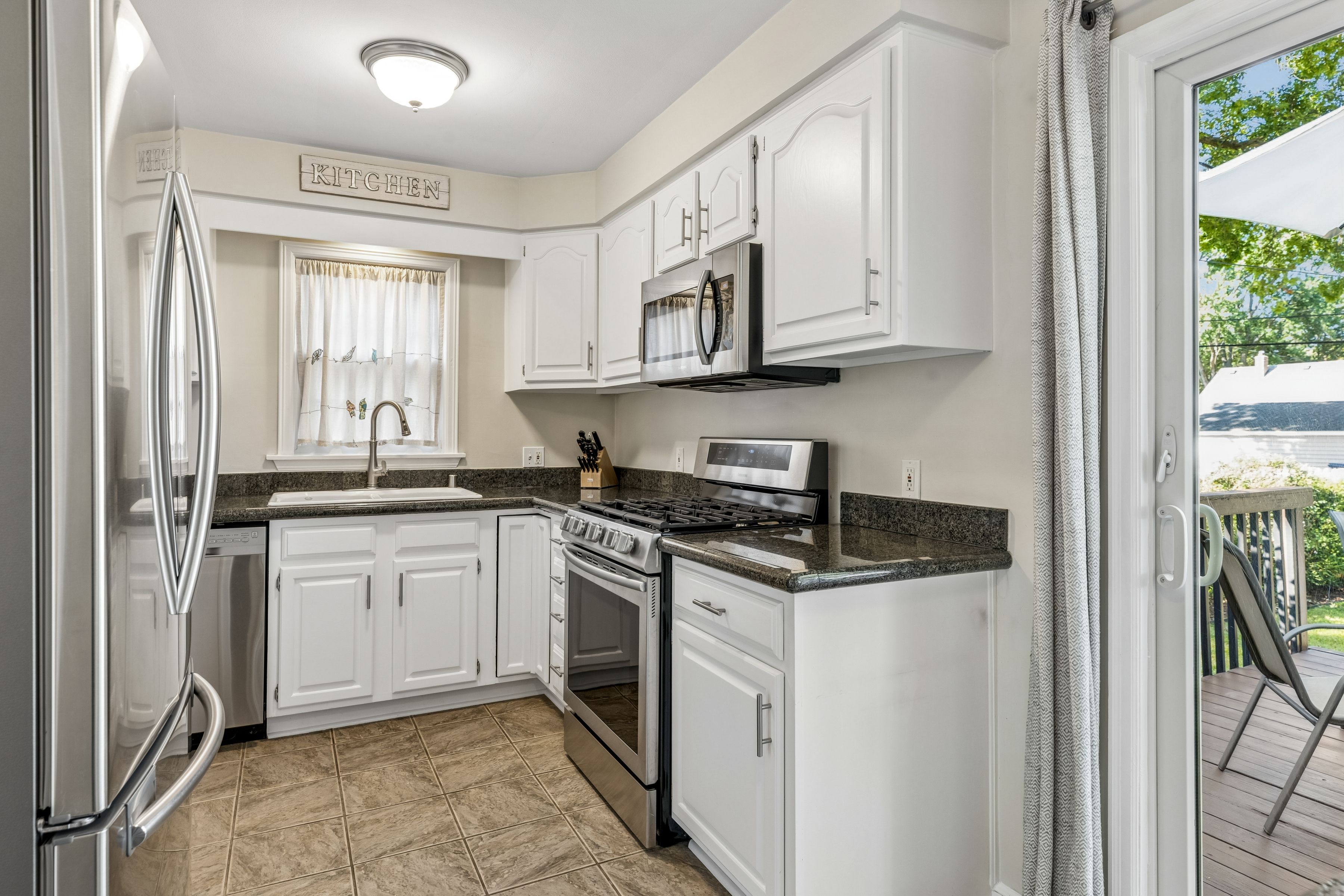  Updated Saint Louis Park Bungalow with Timeless Charm - 物件實景