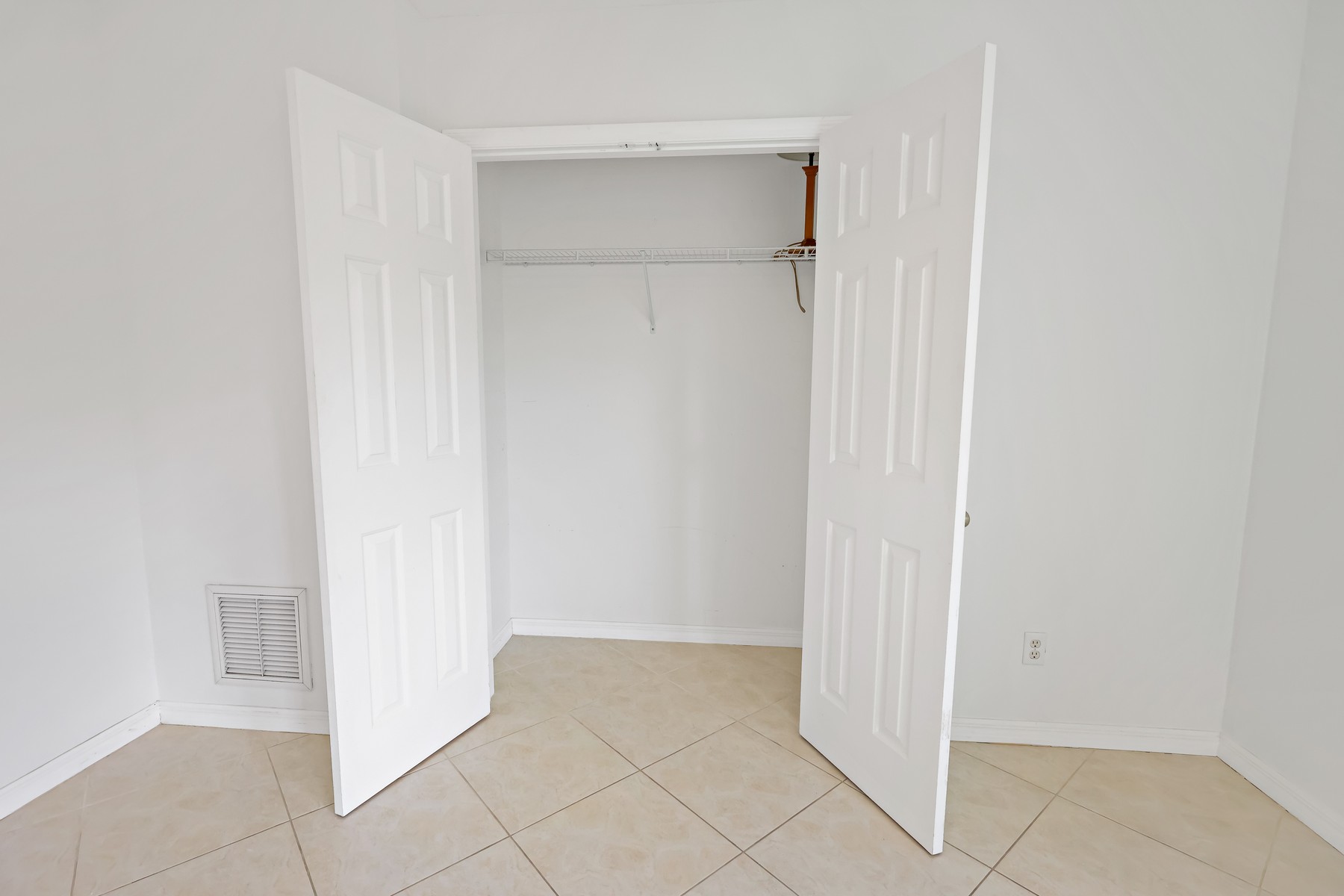  1915 Westminster Circle, Vero Beach, FL, 32966 - 物件實景