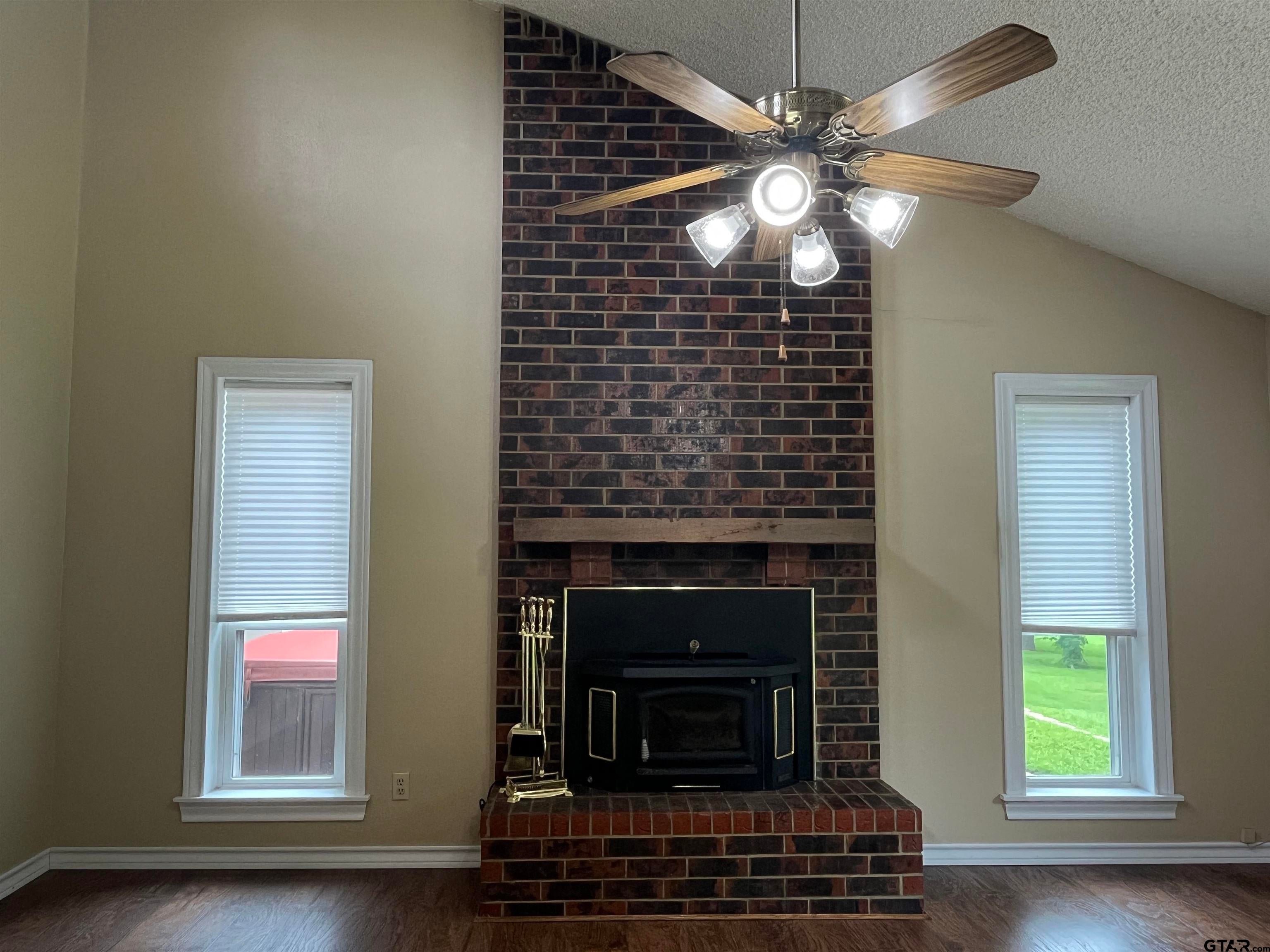 Pittsburg, Texas, 75686, United States, 3 Bedrooms Bedrooms, ,2 BathroomsBathrooms,Residential,For Sale,1848749