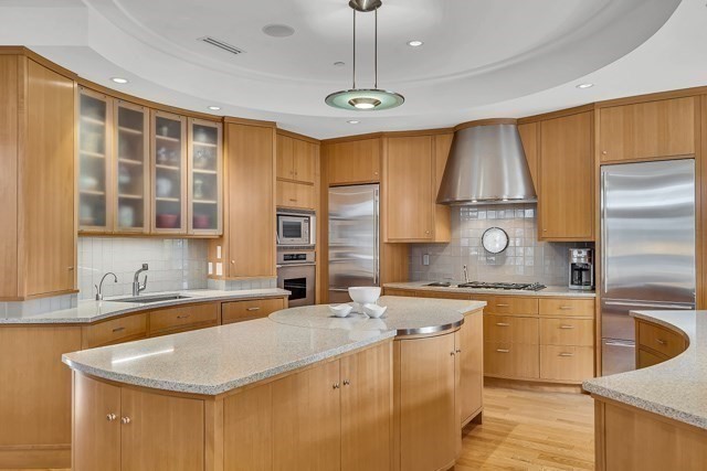 Brookline, Massachusetts, 02445, United States, 3 Bedrooms Bedrooms, ,4 BathroomsBathrooms,Residential,For Sale,1745754
