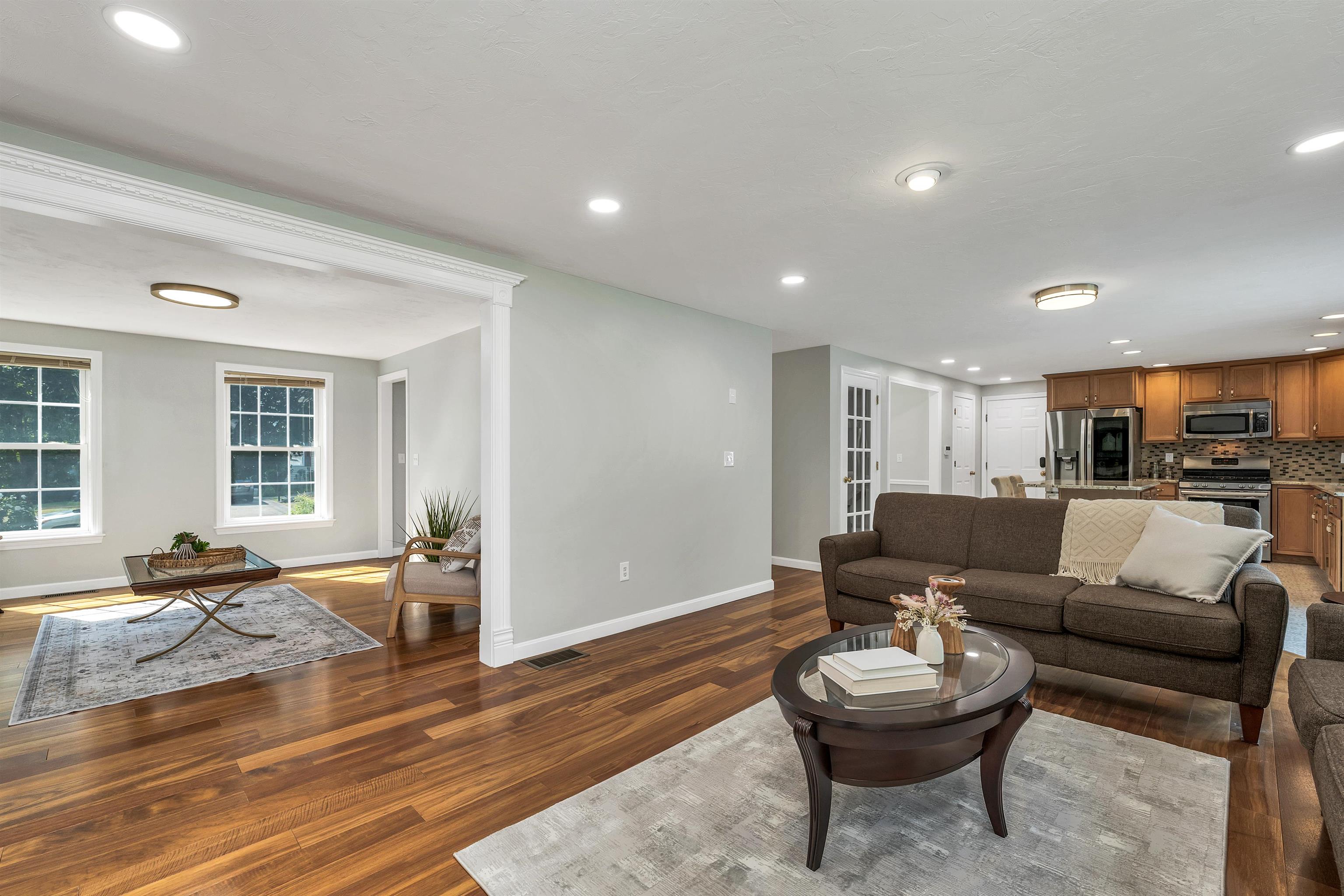 Nashua, New Hampshire, 03062, United States, 4 Bedrooms Bedrooms, ,2 BathroomsBathrooms,Residential,For Sale,1918532