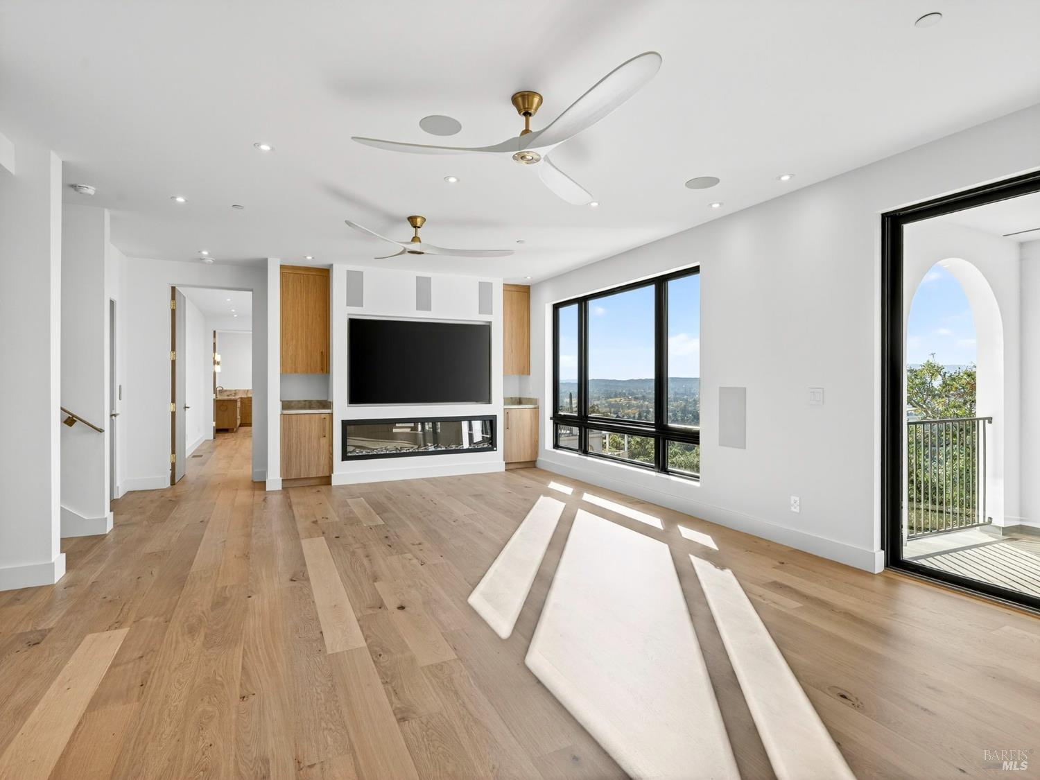 Napa, California, 94558, United States, 3 Bedrooms Bedrooms, ,5 BathroomsBathrooms,Residential,For Sale,1991102