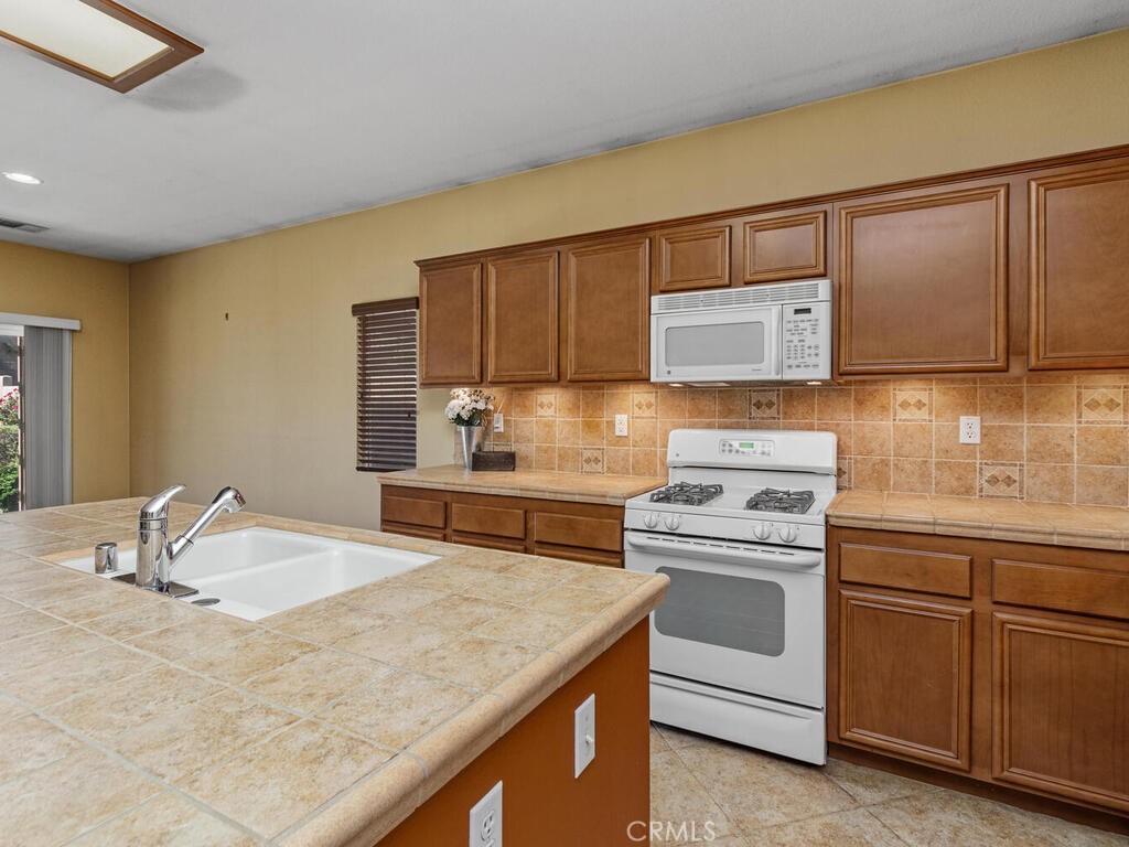 Palm Springs, California, 92262, United States, 3 Bedrooms Bedrooms, ,2 BathroomsBathrooms,Residential,For Sale,1938001