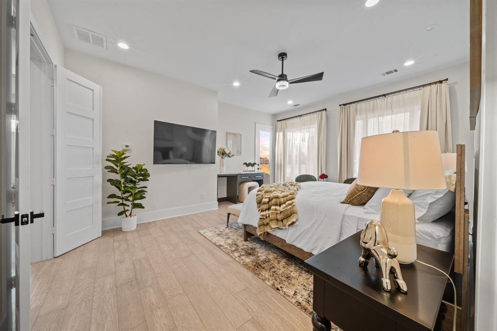 Houston, Texas, 77007, United States, 3 Bedrooms Bedrooms, ,4 BathroomsBathrooms,Residential,For Sale,1723739