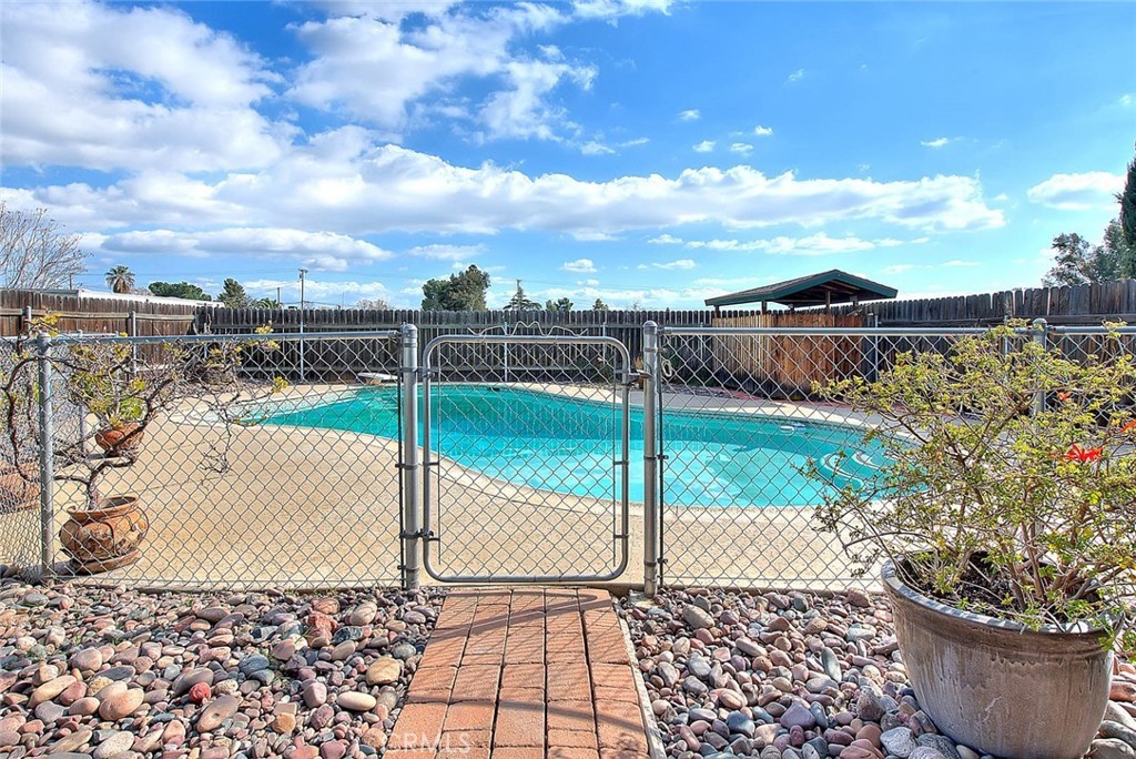 Calimesa, California, 92320, United States, 3 Bedrooms Bedrooms, ,2 BathroomsBathrooms,Residential,For Sale,1977889