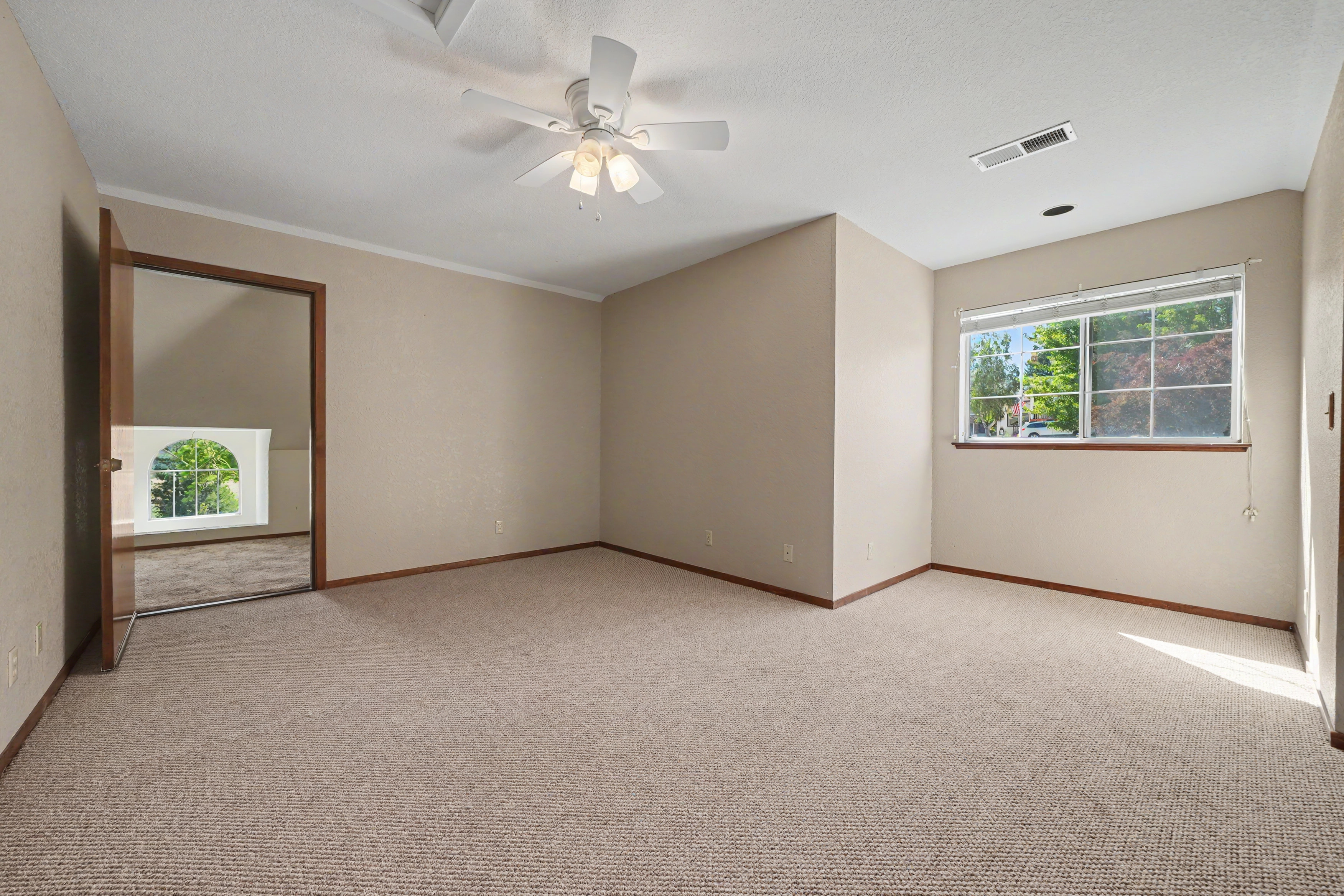  Spacious Sutter Creek Home with Hillside Views and Endless Potential - 物件實景