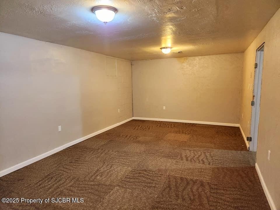 Flora Vista, New Mexico, 87415, United States, 5 Bedrooms Bedrooms, ,3 BathroomsBathrooms,Residential,For Sale,1926388