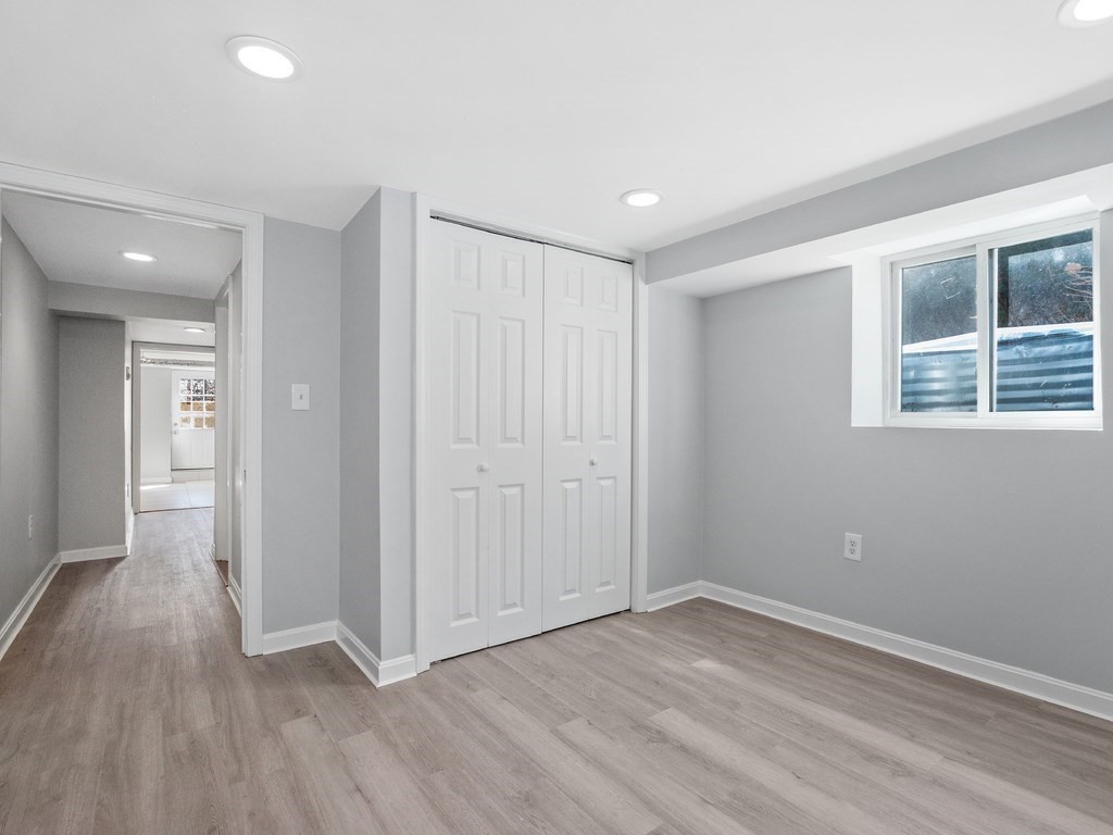 Waltham, Massachusetts, 02453, United States, 5 Bedrooms Bedrooms, ,3 BathroomsBathrooms,Residential,For Sale,1744769