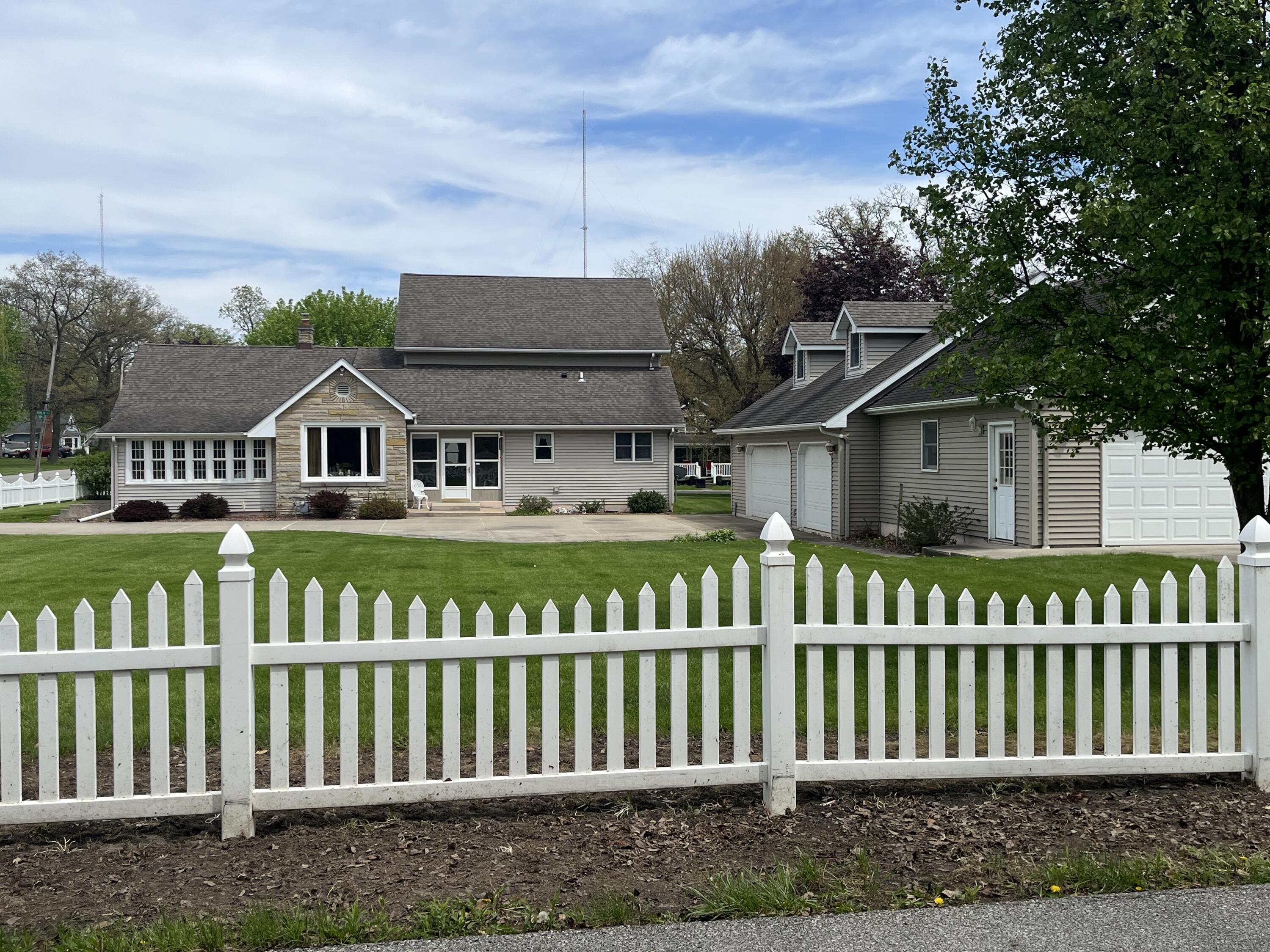 Crown Point, Indiana, 46307, United States, 3 Bedrooms Bedrooms, ,3 BathroomsBathrooms,Residential,For Sale,2040656