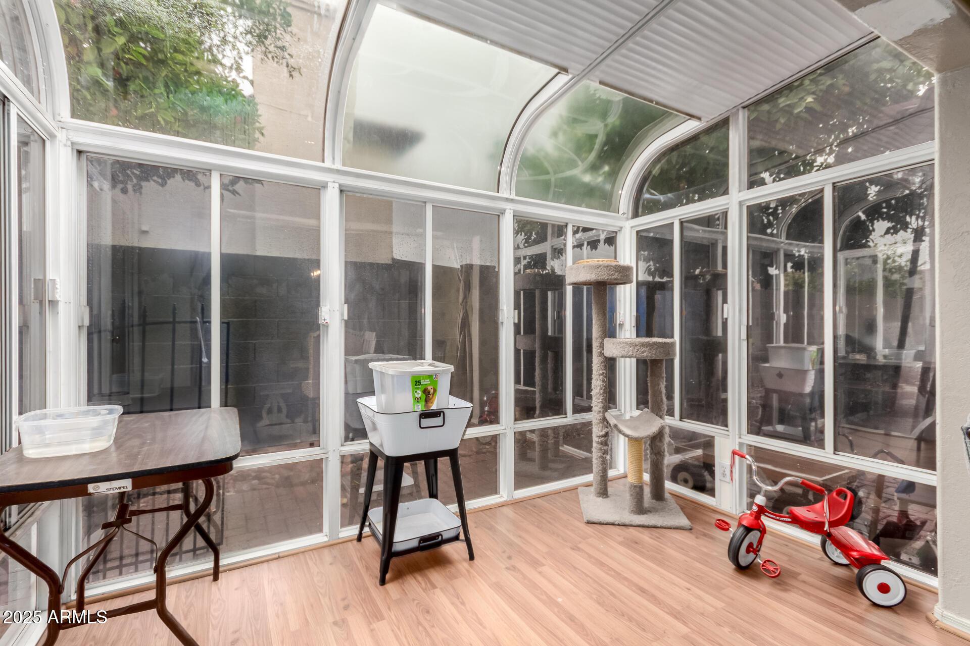 Glendale, Arizona, 85302, United States, 4 Bedrooms Bedrooms, ,4 BathroomsBathrooms,Residential,For Sale,1977849