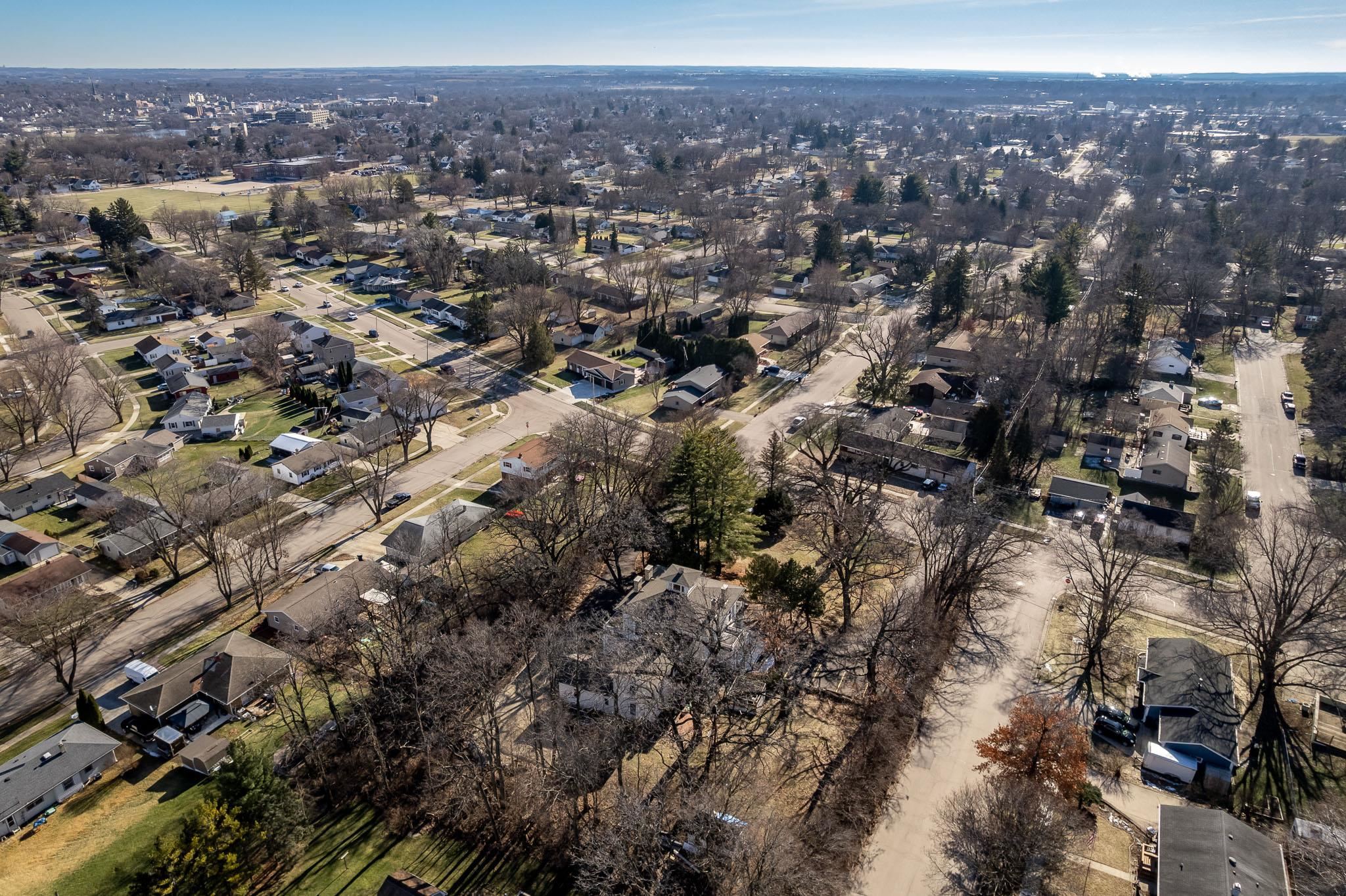 Janesville, Wisconsin, 53548, United States, 6 Bedrooms Bedrooms, ,7 BathroomsBathrooms,Residential,For Sale,2010389