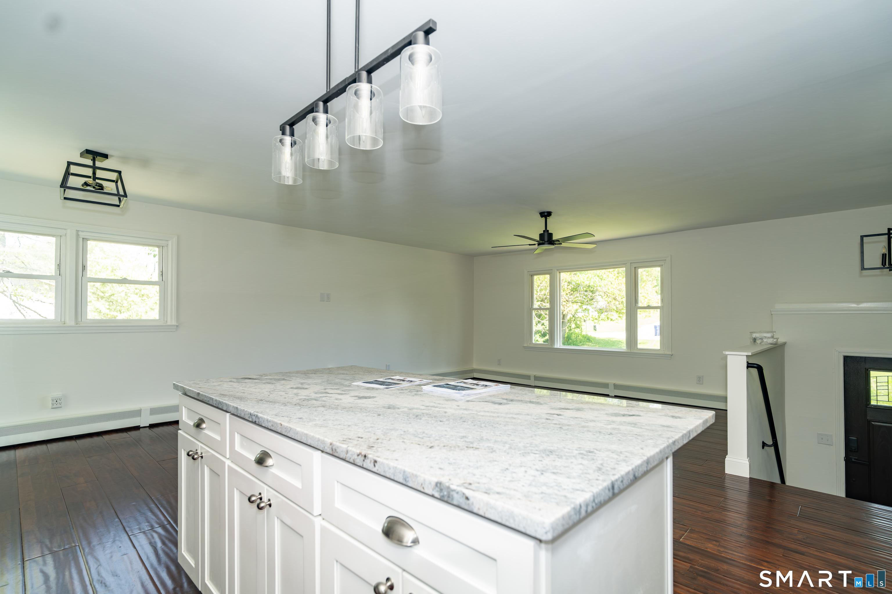 476, Connecticut, 06378, United States, 3 Bedrooms Bedrooms, ,2 BathroomsBathrooms,Residential,For Sale,2025073