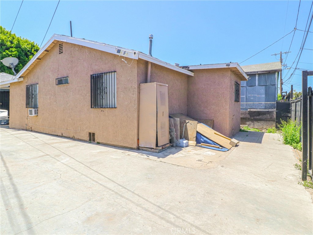 Los Angeles, California, 90003, United States, 5 Bedrooms Bedrooms, ,3 BathroomsBathrooms,Residential,For Sale,1935114