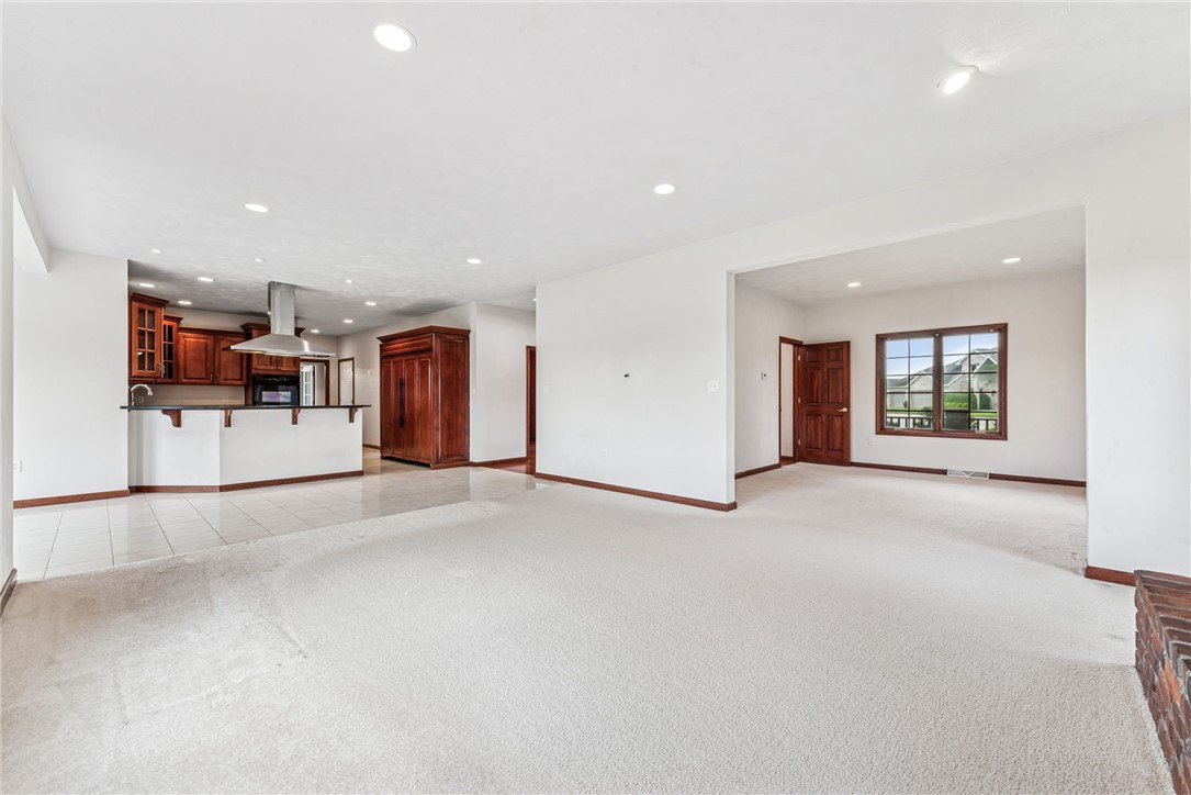 North Huntingdon, Pennsylvania, 15642, United States, 5 Bedrooms Bedrooms, ,4 BathroomsBathrooms,Residential,For Sale,1975902