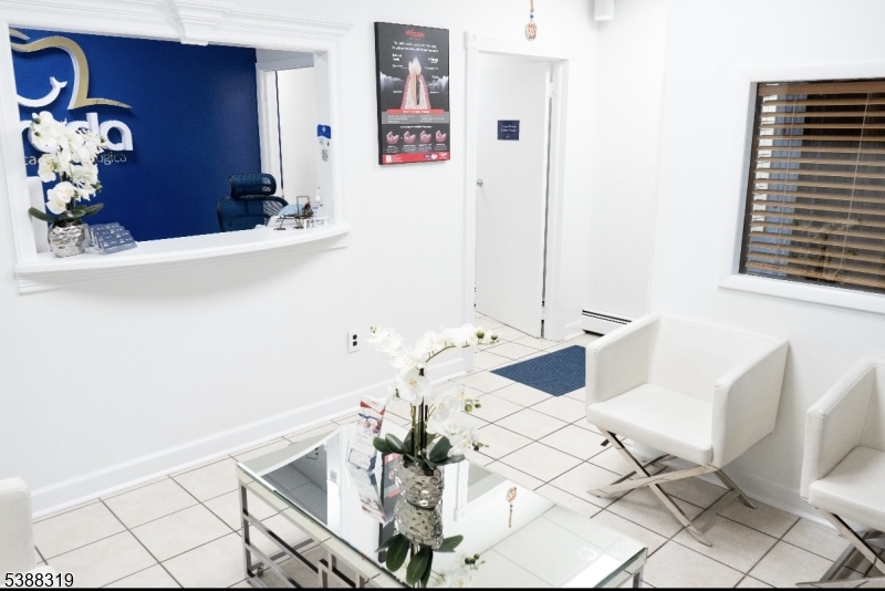 Elizabeth City, New Jersey, 07206, United States, 2 Bedrooms Bedrooms, ,3 BathroomsBathrooms,Residential,For Sale,1992844