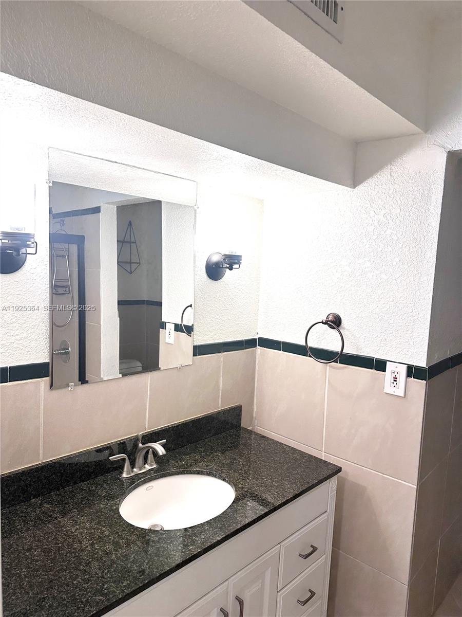 Miami Lakes, Florida, 33014, United States, 2 Bedrooms Bedrooms, ,2 BathroomsBathrooms,Residential,For Sale,2003044