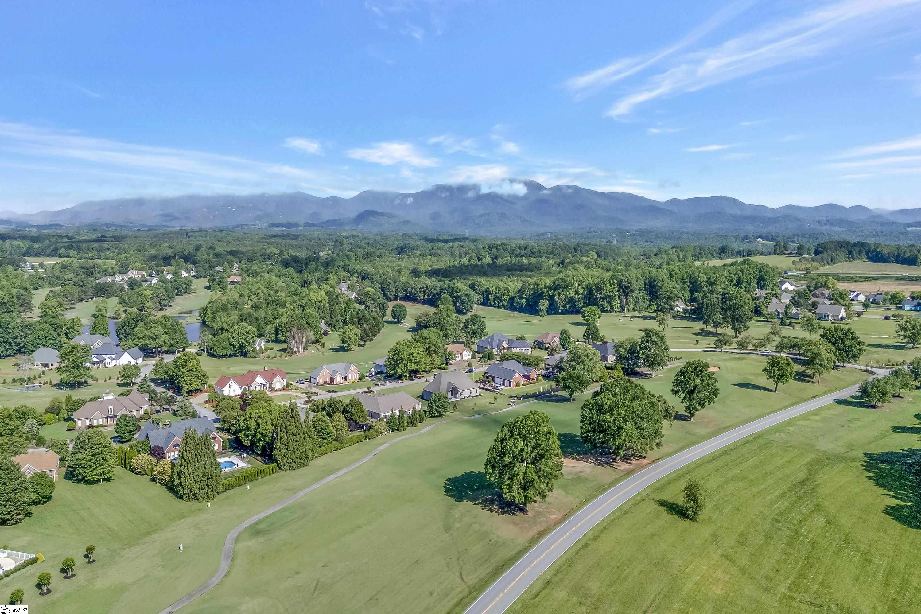 Campobello, South Carolina, 29322, United States, 4 Bedrooms Bedrooms, ,5 BathroomsBathrooms,Residential,For Sale,1827518