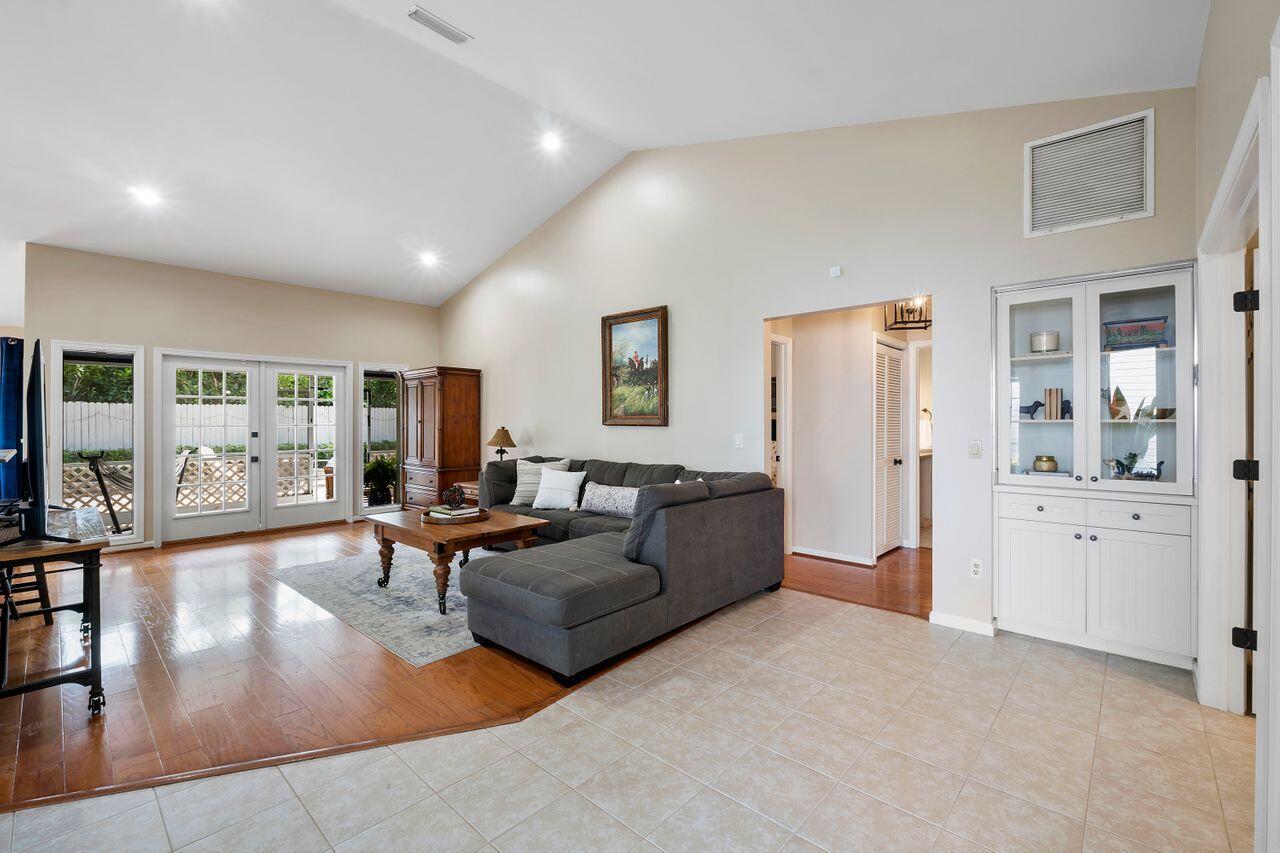 Wellington, Florida, 33414, United States, 2 Bedrooms Bedrooms, ,2 BathroomsBathrooms,Residential,For Sale,1892262