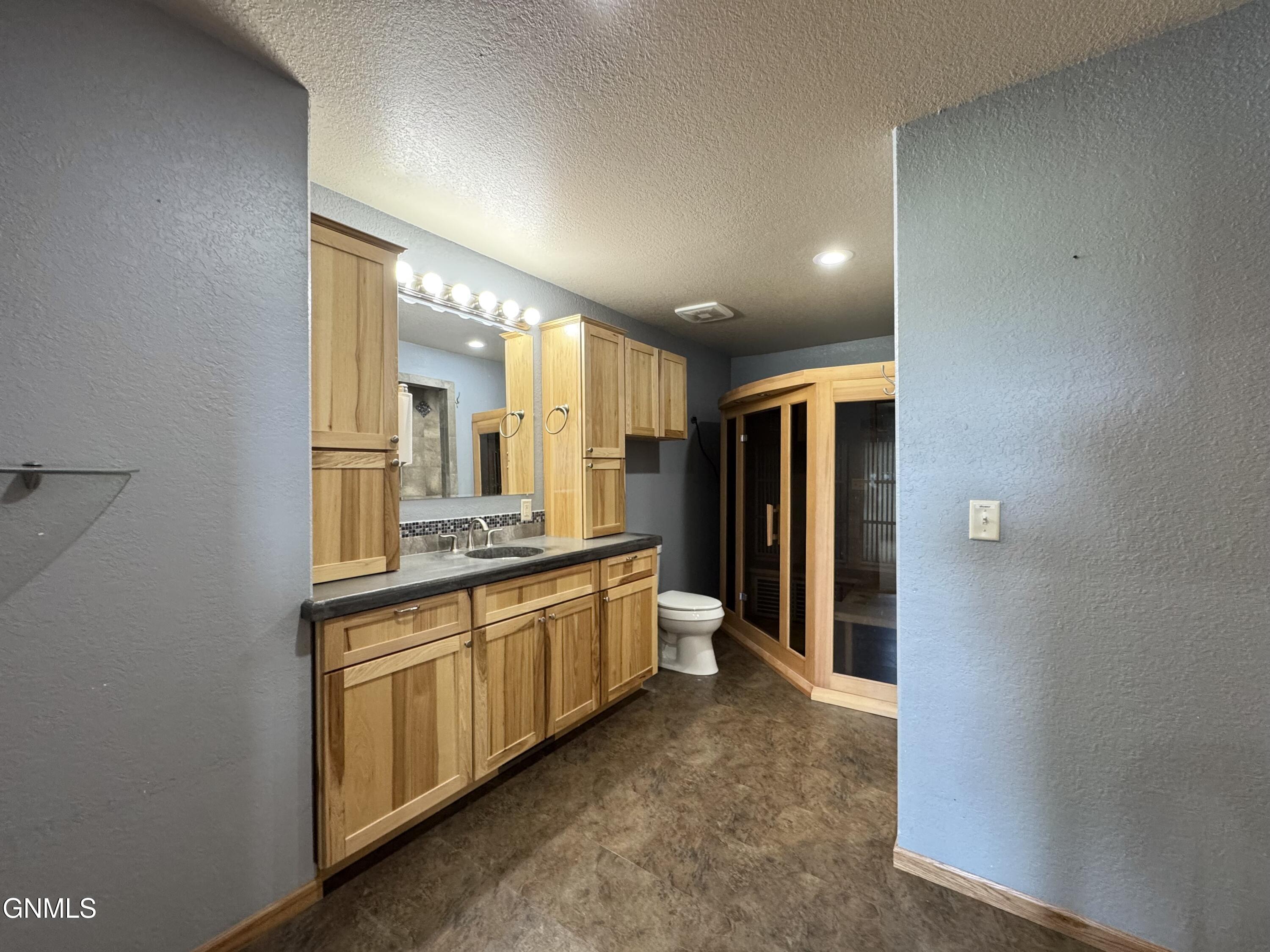 New Salem, North Dakota, 58563, United States, 7 Bedrooms Bedrooms, ,1 BathroomBathrooms,Residential,For Sale,1904775