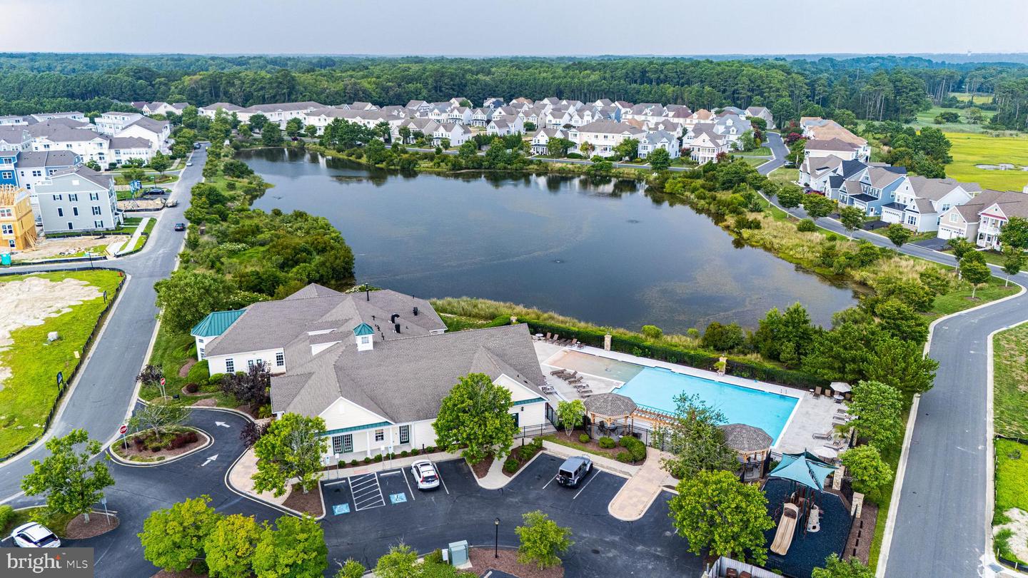 Berlin, Maryland, 21811, United States, 5 Bedrooms Bedrooms, ,4 BathroomsBathrooms,Residential,For Sale,1989737