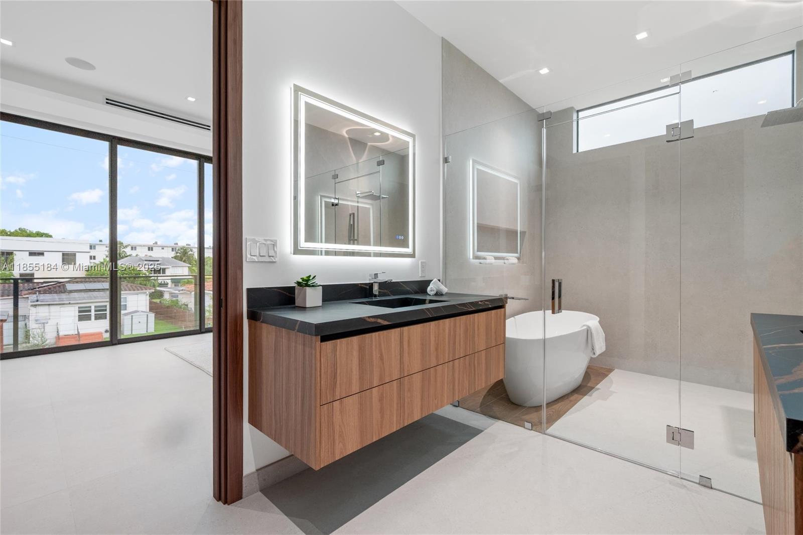 Miami, Florida, 33134, United States, 5 Bedrooms Bedrooms, ,6 BathroomsBathrooms,Residential,For Sale,1934506