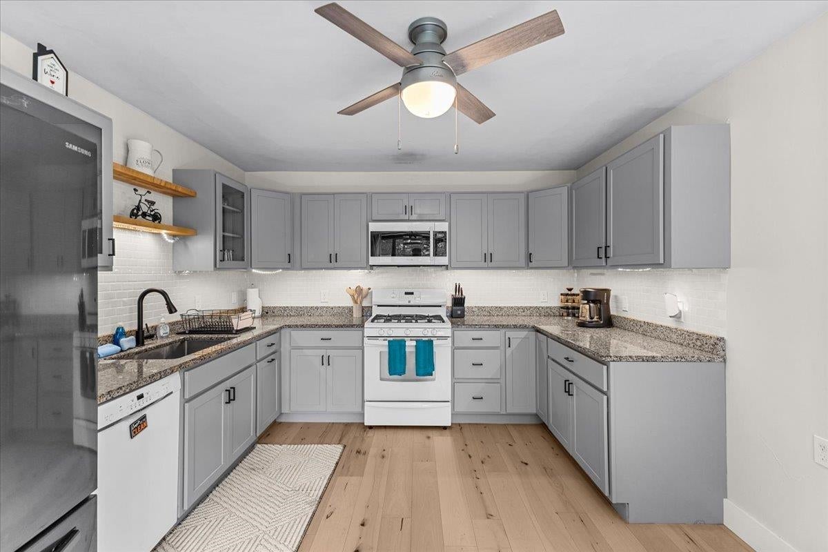 Morristown, Vermont, 05661, United States, 3 Bedrooms Bedrooms, ,1 BathroomBathrooms,Residential,For Sale,1917533