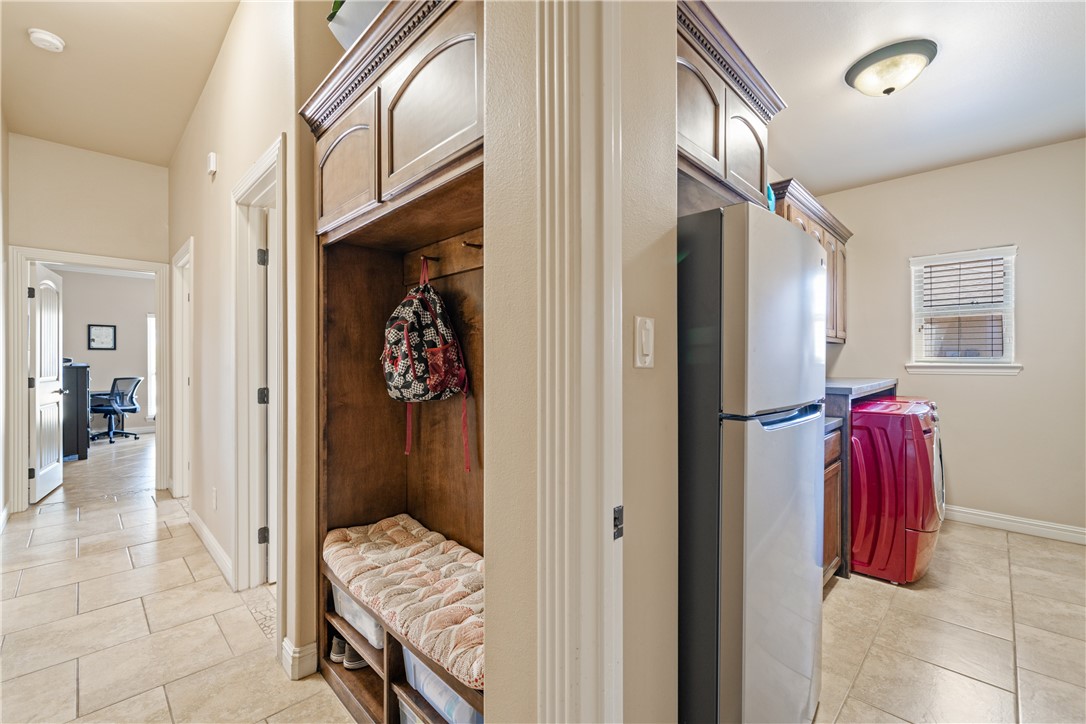 Corpus Christi, Texas, 78414, United States, 5 Bedrooms Bedrooms, ,4 BathroomsBathrooms,Residential,For Sale,1941748