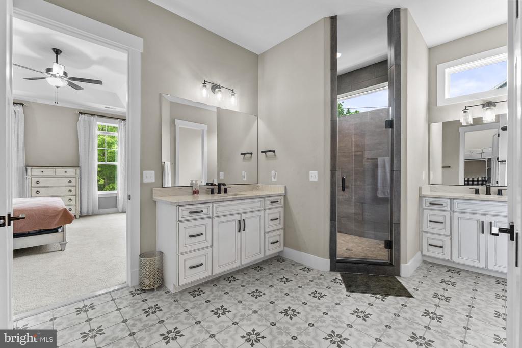 Warrenton, Virginia, 20187, United States, 4 Bedrooms Bedrooms, ,4 BathroomsBathrooms,Residential,For Sale,2048905