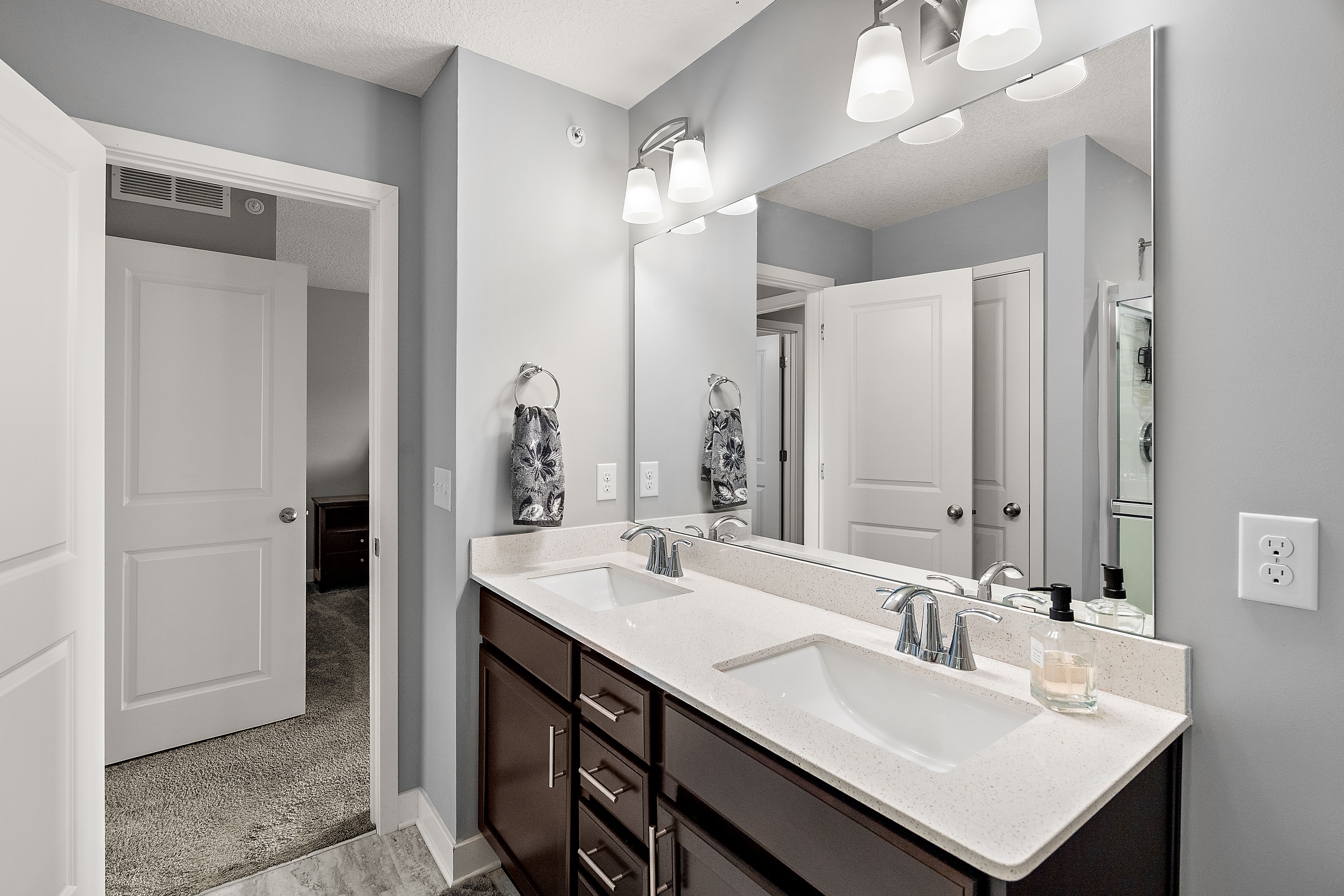  Sophisticated Townhome in Coveted Downtown Anoka - 物件實景