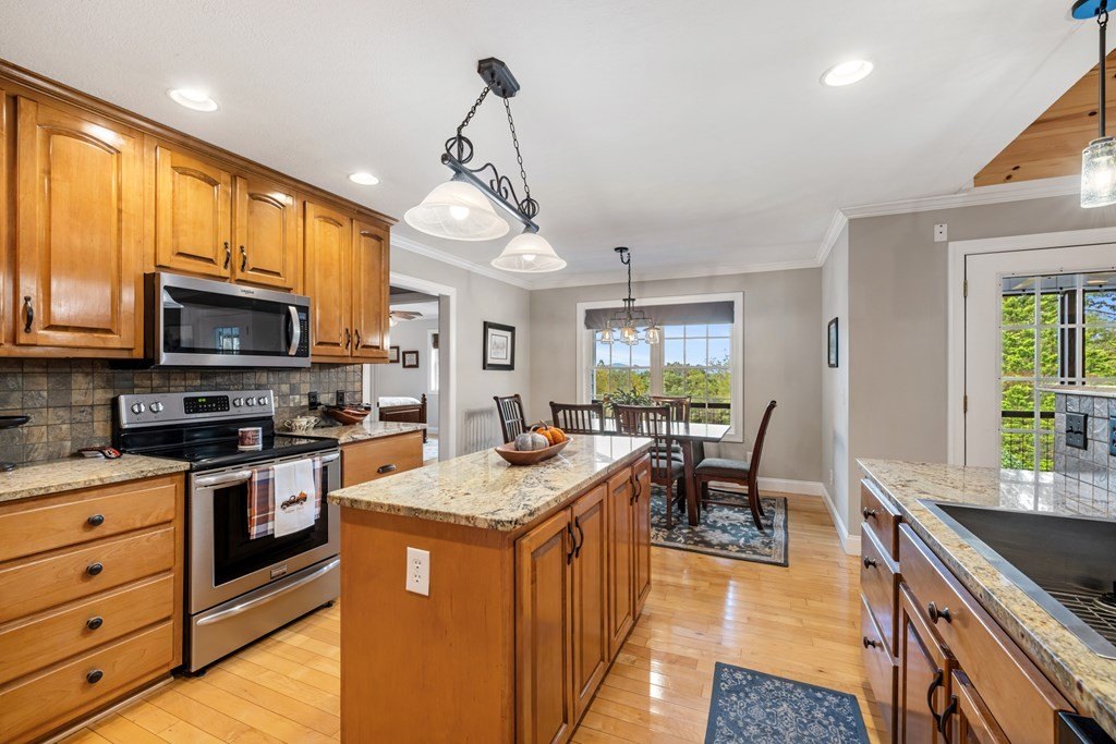 Hayesville, North Carolina, 28904, United States, 3 Bedrooms Bedrooms, ,4 BathroomsBathrooms,Residential,For Sale,1974136