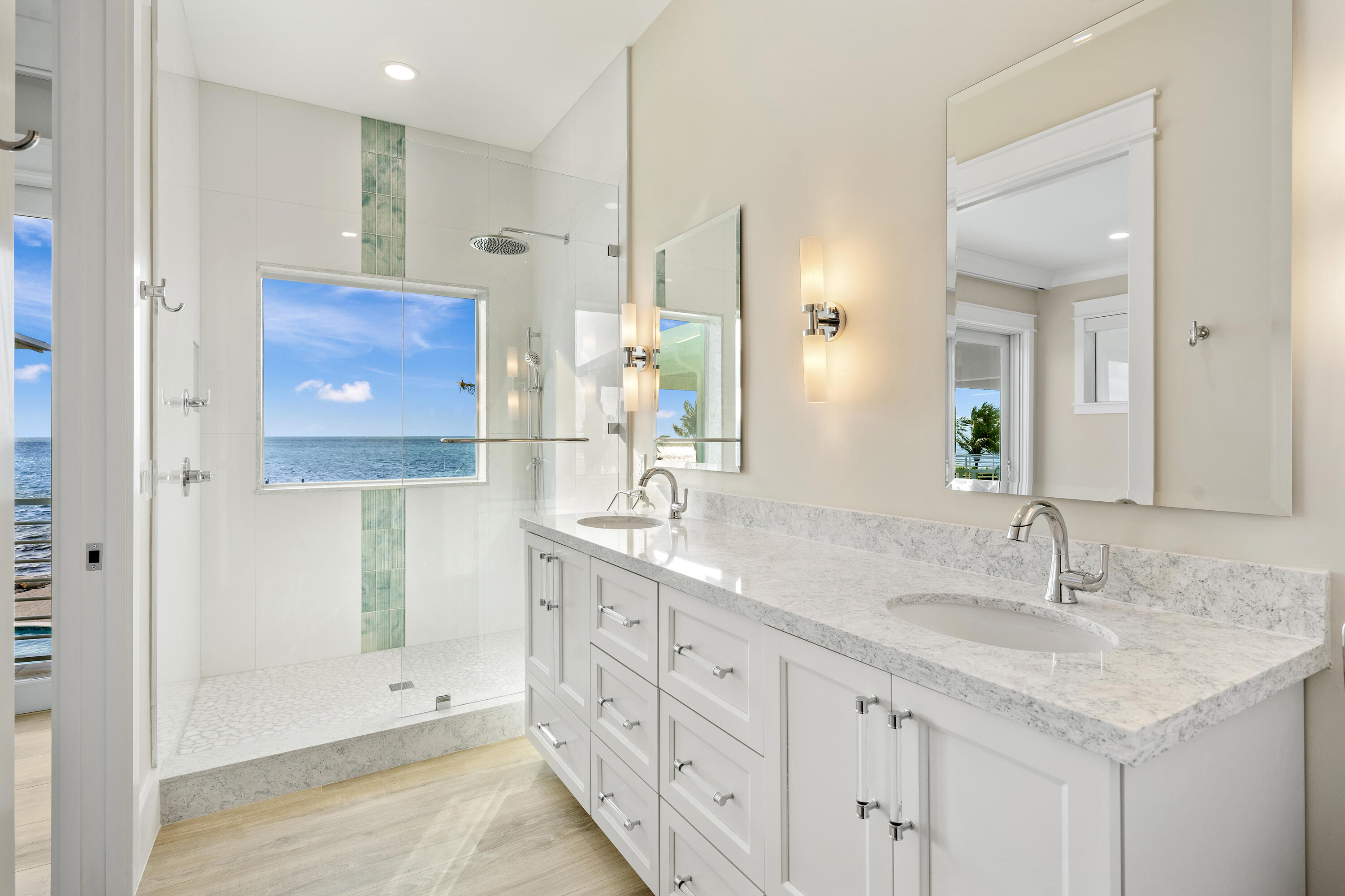ISLAMORADA, Florida, 33036, United States, 6 Bedrooms Bedrooms, ,9 BathroomsBathrooms,Residential,For Sale,1903587