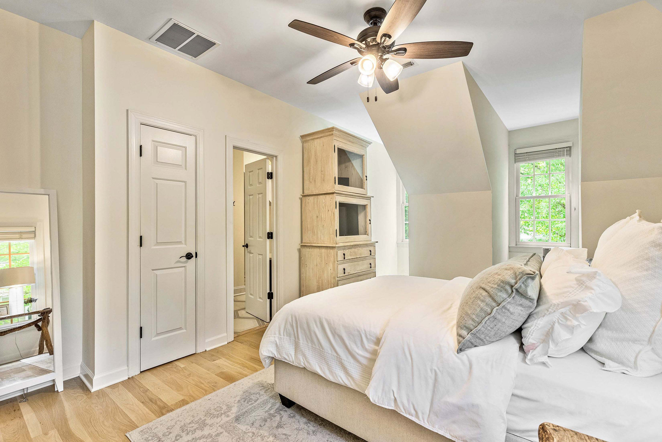  Lovely Home on Large Parkside Estate Lot in Beautiful North Cove - 物件實景