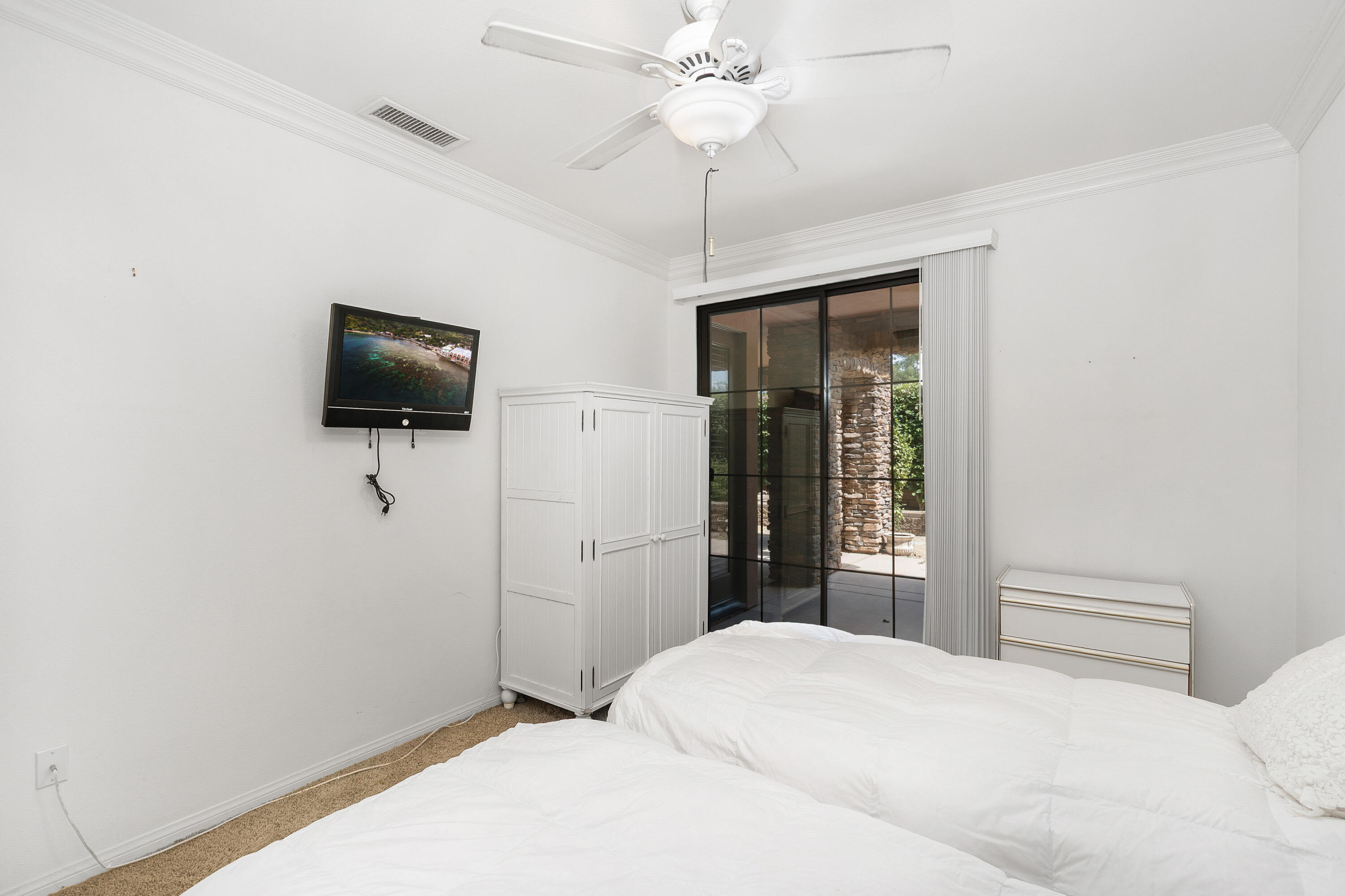 Palm Desert, California, 92260, United States, 2 Bedrooms Bedrooms, ,2 BathroomsBathrooms,Residential,For Sale,1891148