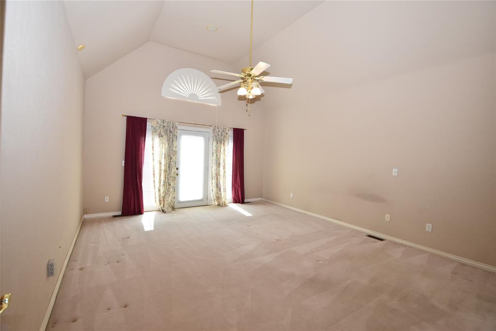 Oklahoma City, Oklahoma, 73142, United States, 5 Bedrooms Bedrooms, ,4 BathroomsBathrooms,Residential,For Sale,1935370