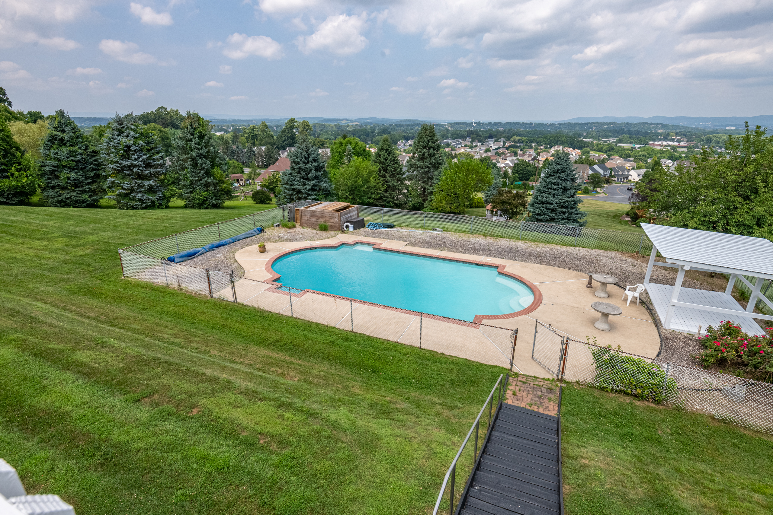 Sinking Spring, Pennsylvania, 19608, United States, 5 Bedrooms Bedrooms, ,5 BathroomsBathrooms,Residential,For Sale,1900747