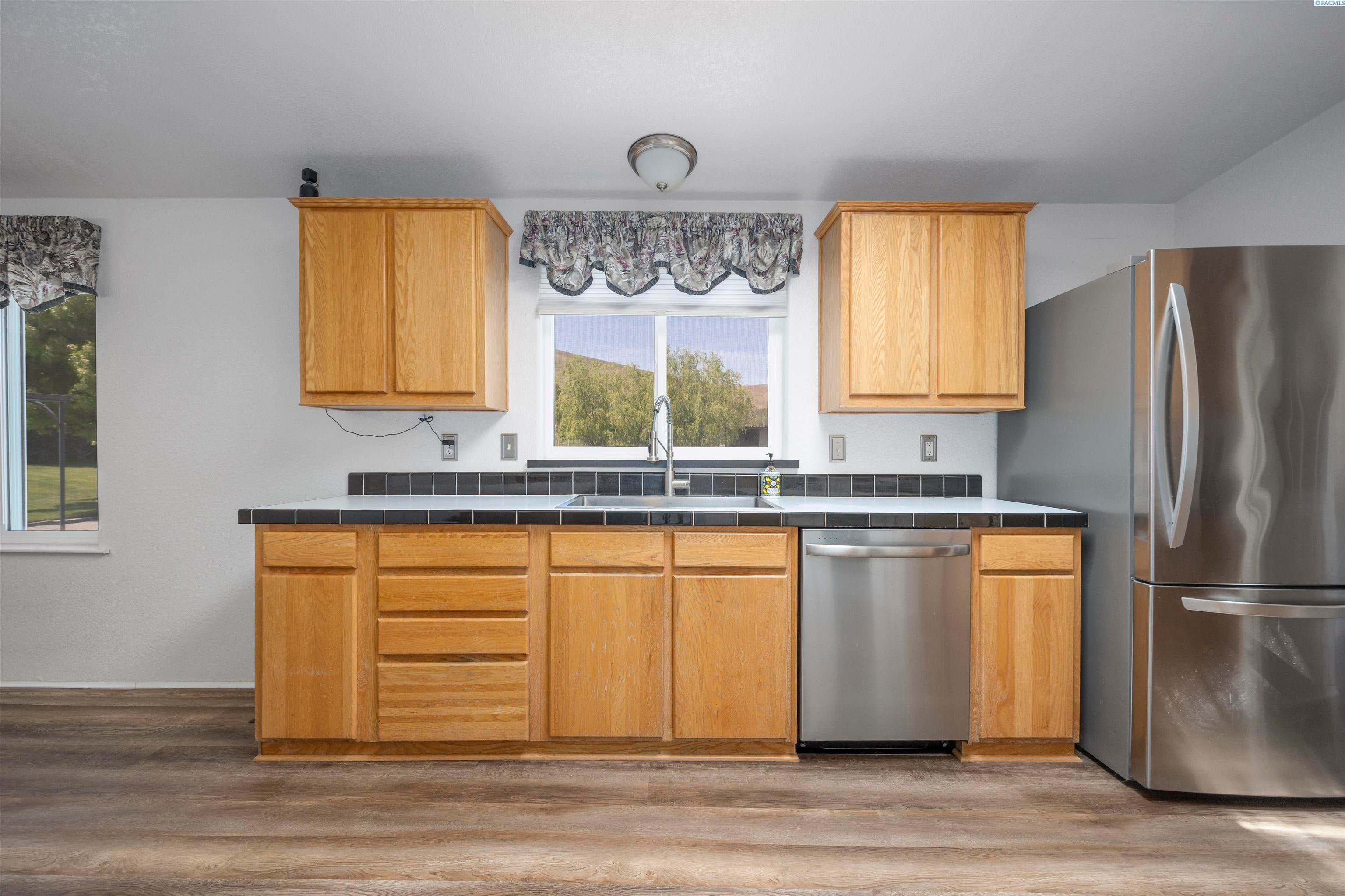 Benton City, Washington, 99320, United States, 3 Bedrooms Bedrooms, ,2 BathroomsBathrooms,Residential,For Sale,1983033