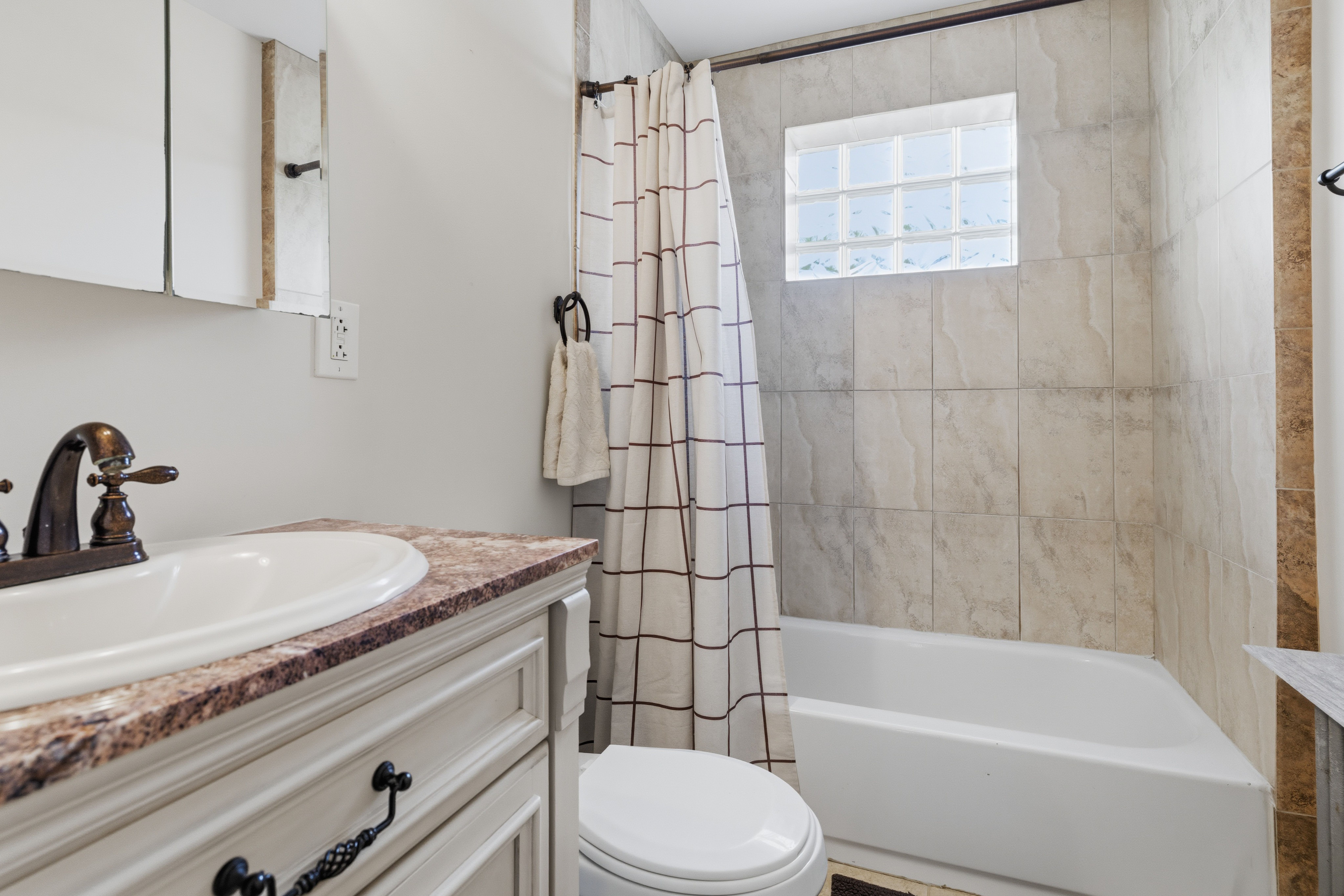  210 East Evergreen Avenue, Philadelphia, PA 19118 - 物件實景