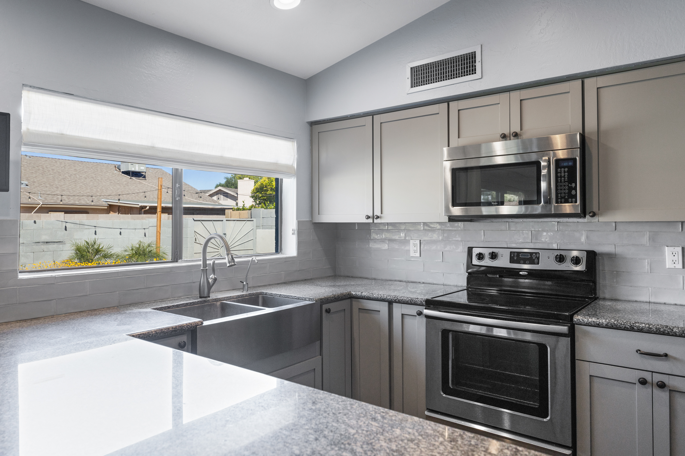 Tempe, Arizona, 85283, United States, 4 Bedrooms Bedrooms, ,2 BathroomsBathrooms,Residential,For Sale,1976655